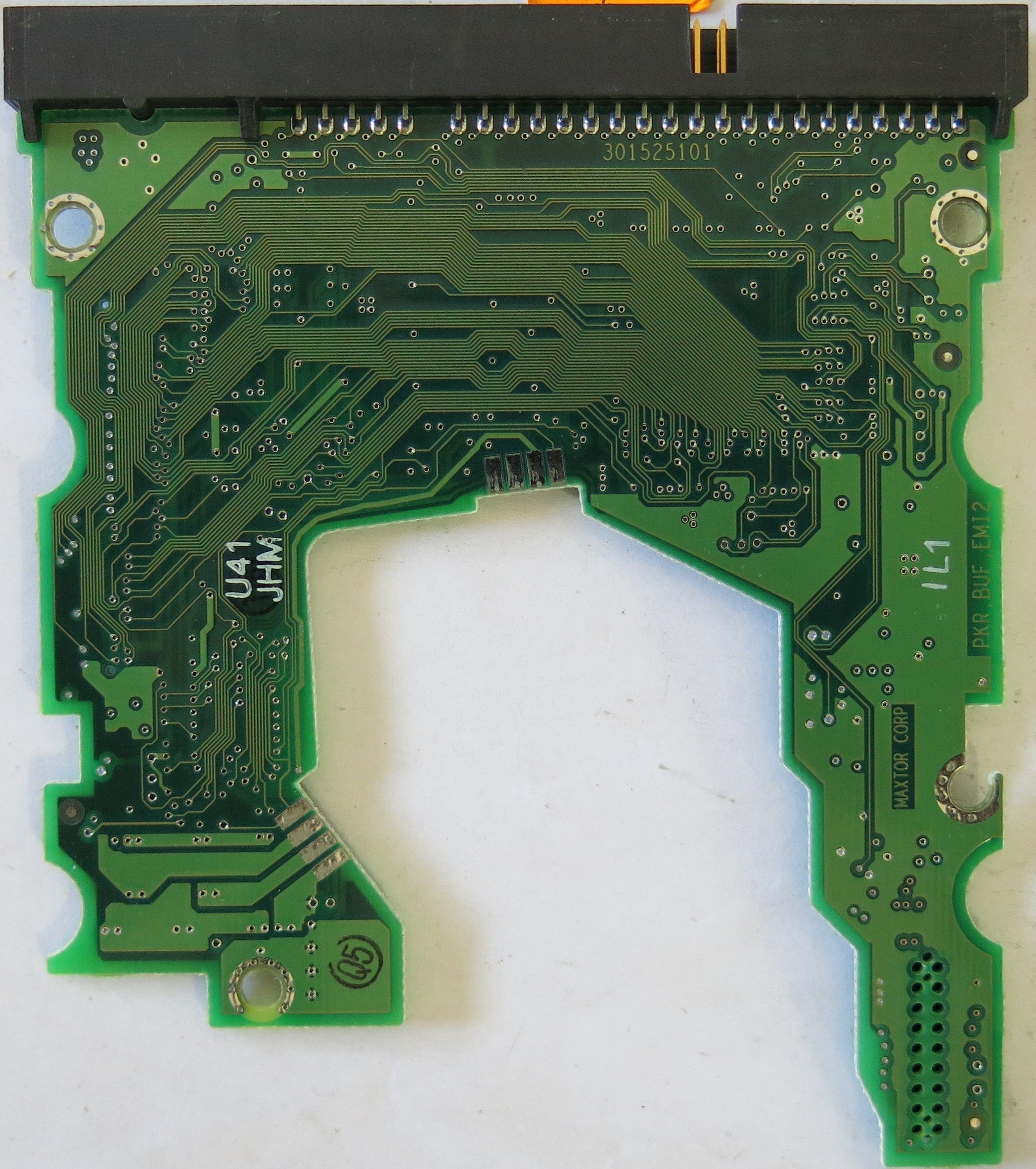 MAXTOR 2F040L0710613 PCB 301525101 CODE VAM51JJ0