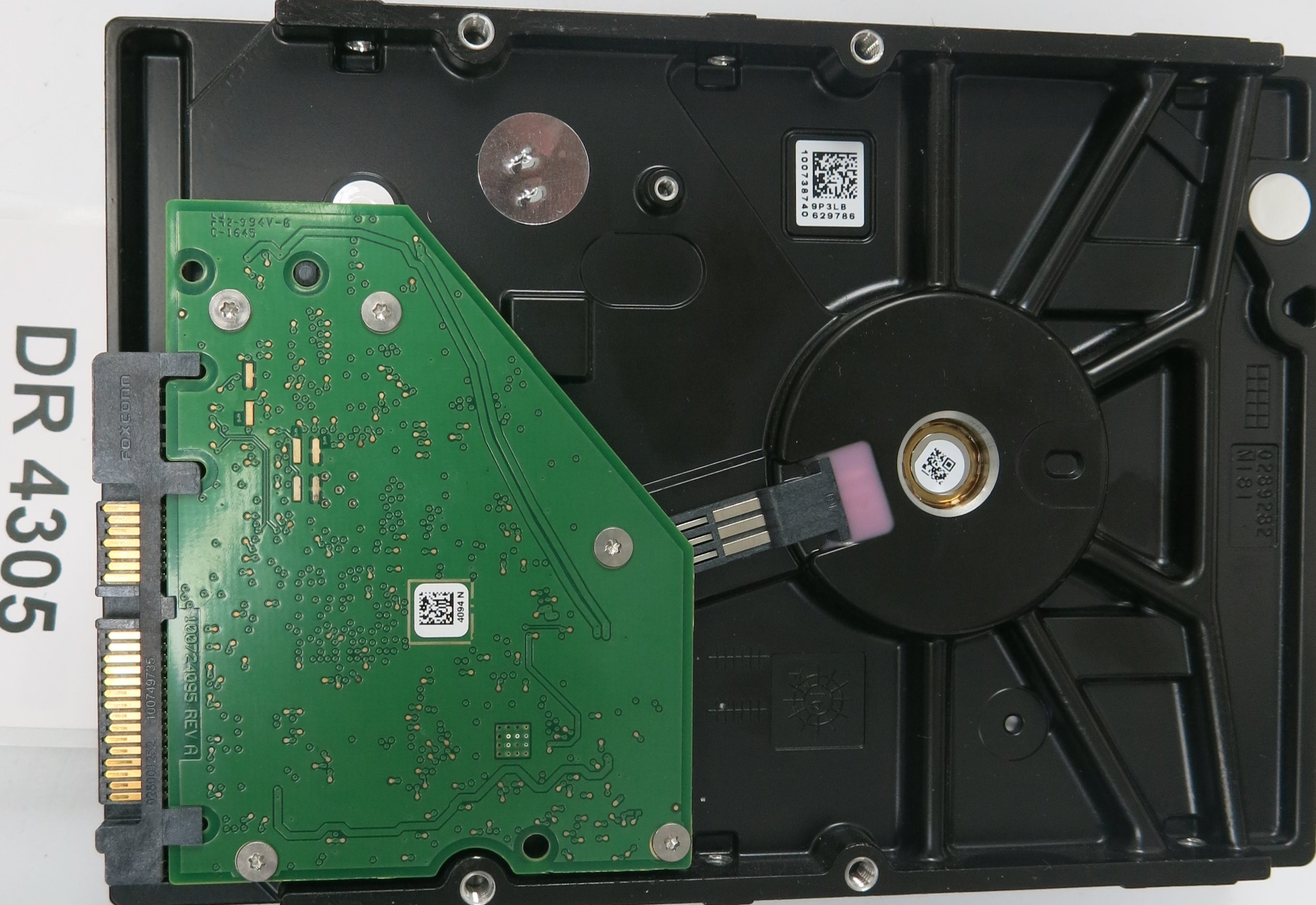 ST3000VN007,  P/N:2E4166-500,  FW:SC60,  Serial:Z6A0GGDP,  3000GB 3.5,  PCB:100724095- REV A