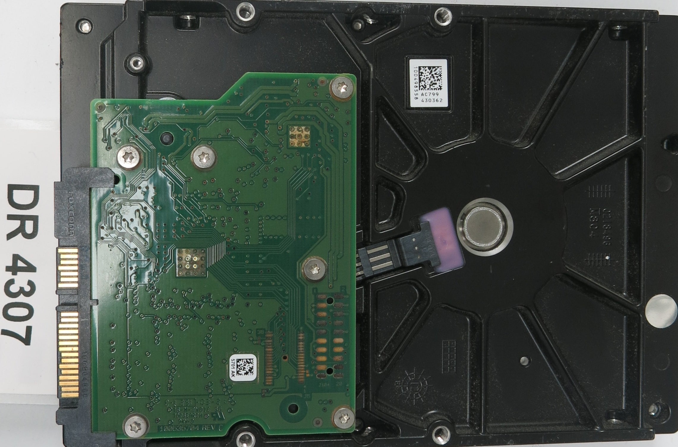 ST500DM002,  P/N:1BD142-021,  FW:HP73,  Serial:Z3TF92X2,  500GB 3.5,  PCB:100535704- REV C