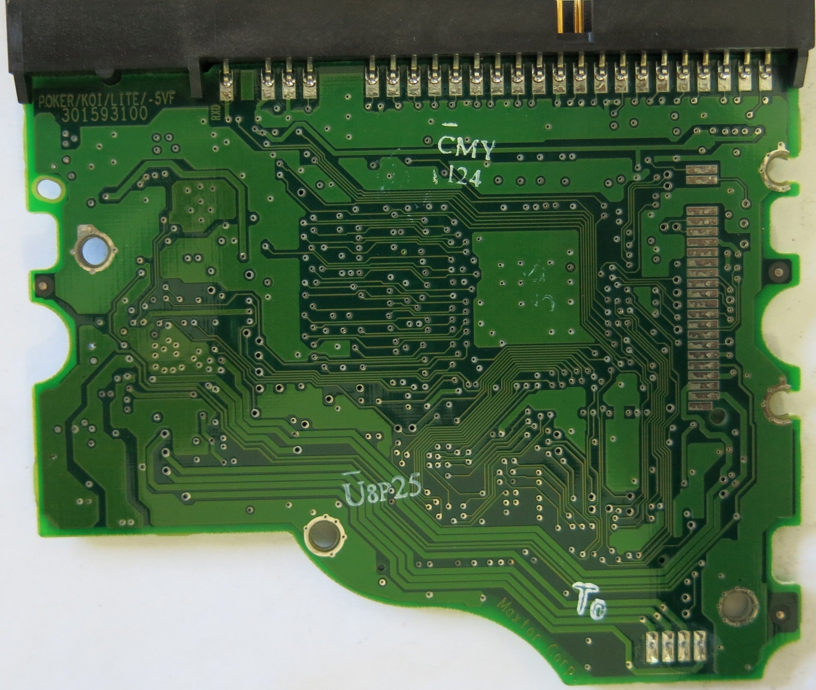 MAXTOR  4R120L01316P1 PCB 301593100 CODE RAMB1TU0 N,F,G,D SN R34RYNTE