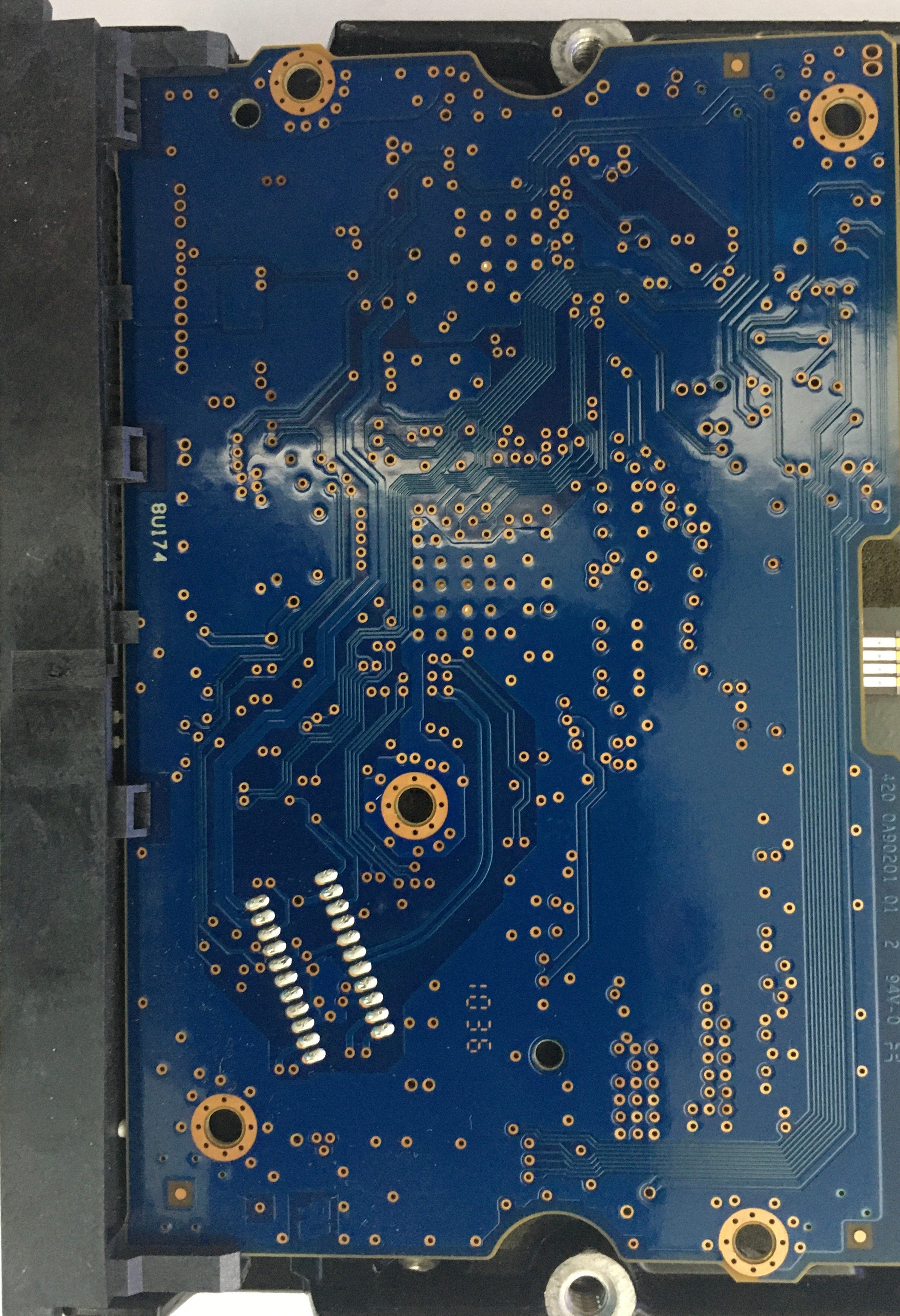 HUA722020ALA331,  P/N:0F1J629,  MLC:JPK2FD,  Serial:B9HBBWYF,  2000GB 3.5,  PCB :110 0A900201 01- REV A