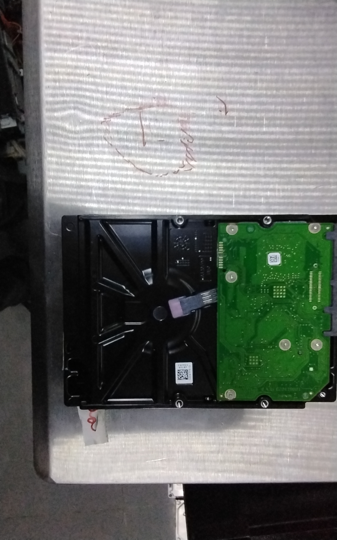 MB3000EBKAB,  Serial:Z2928CM4,  3000GB 3.5,  PCB:100611023- REV B
