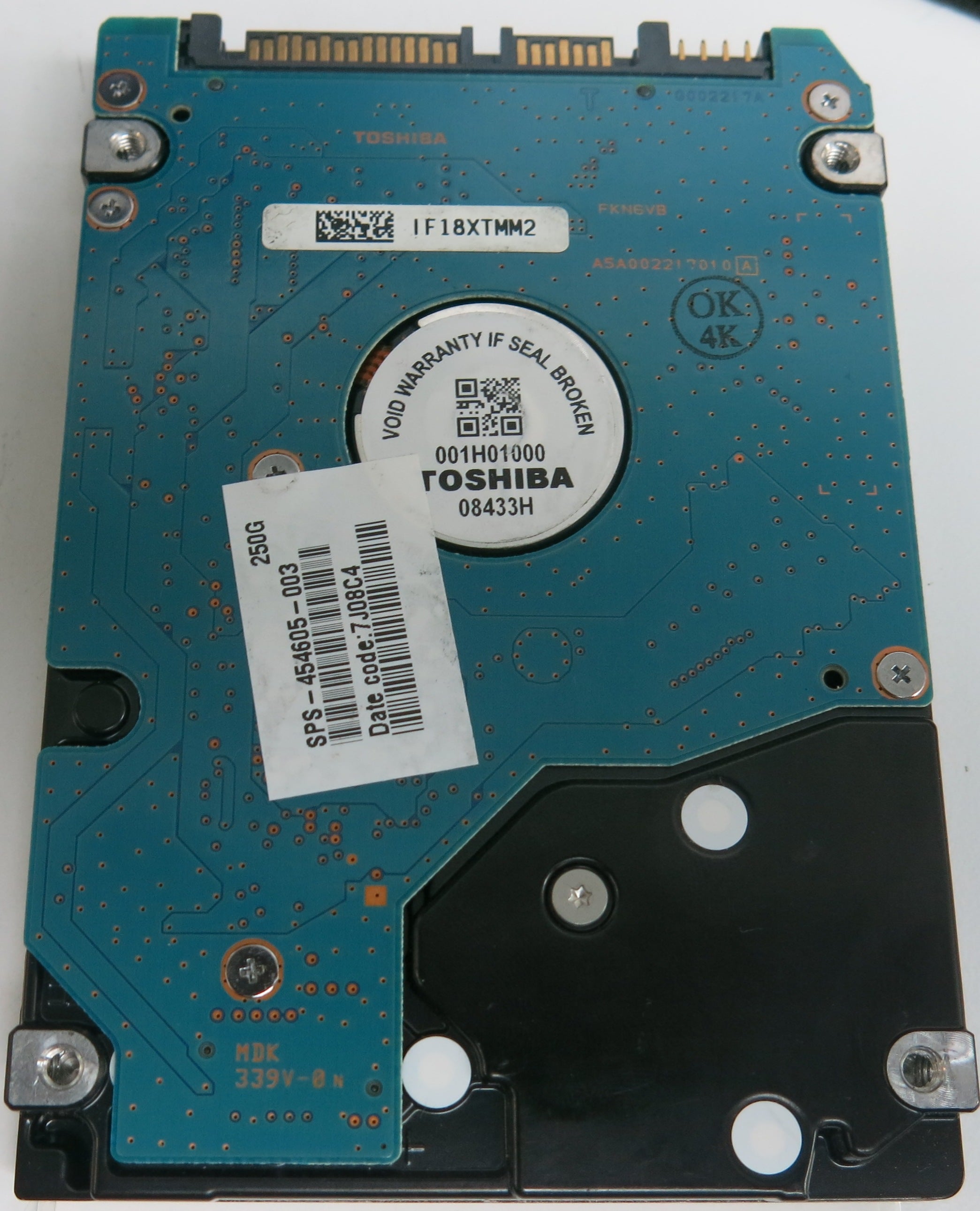 MK2552GSX,  250GB 2.5,  PCB: G002217A,  S/N: Y8LAPAWZT CQ2 EC.A,