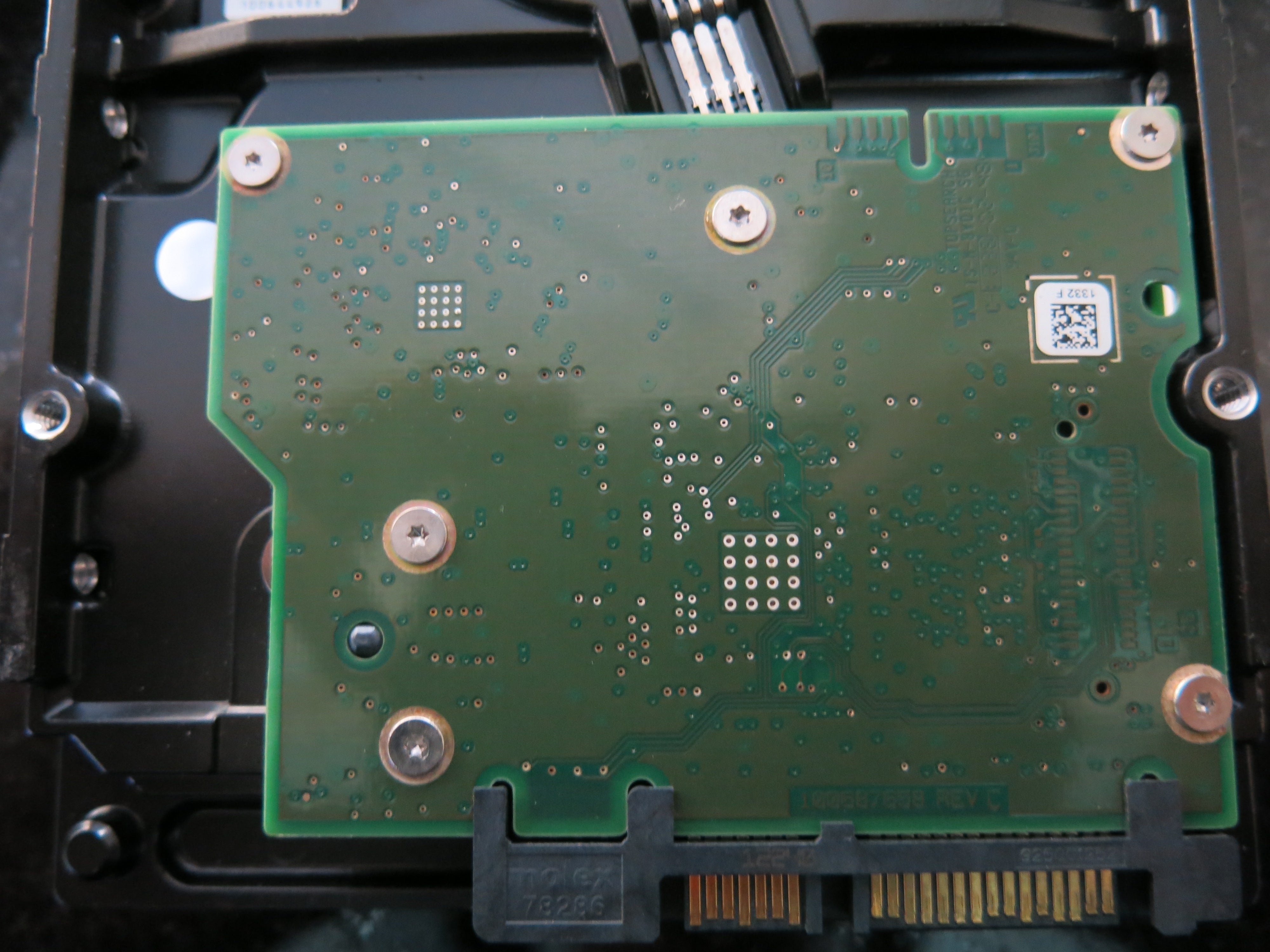 ST1000VM002,  P/N:1CT162-262,  FW:ES22,  Serial:S1G06XGJ,  1000GB 3.5,  PCB:100687658- REV C