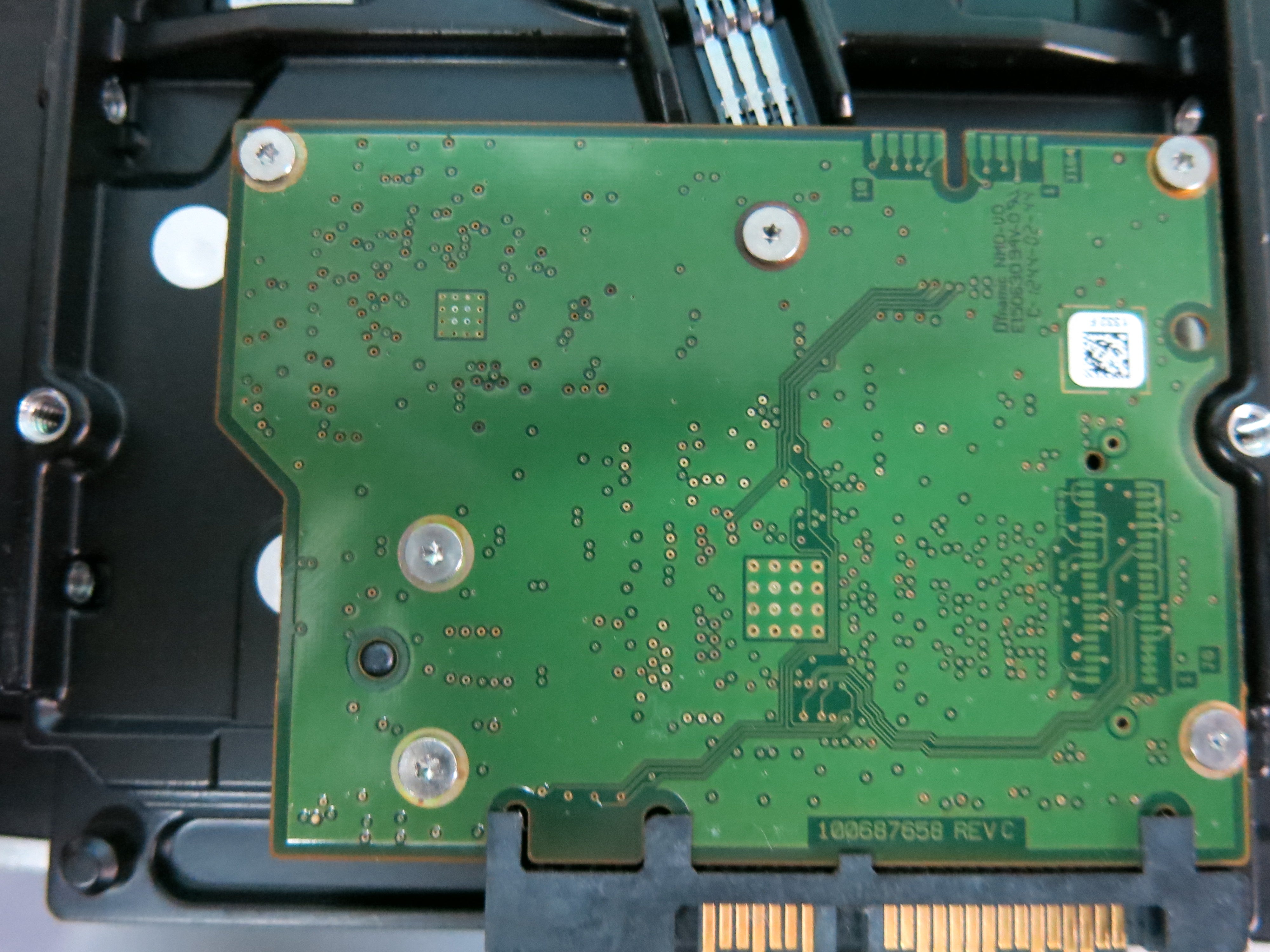 ST1000VM002 PCB: 100687658 REV C SERIAL NUMBER: S1G0G96Z PN:1CT162-262 FW:ES22 1.TB