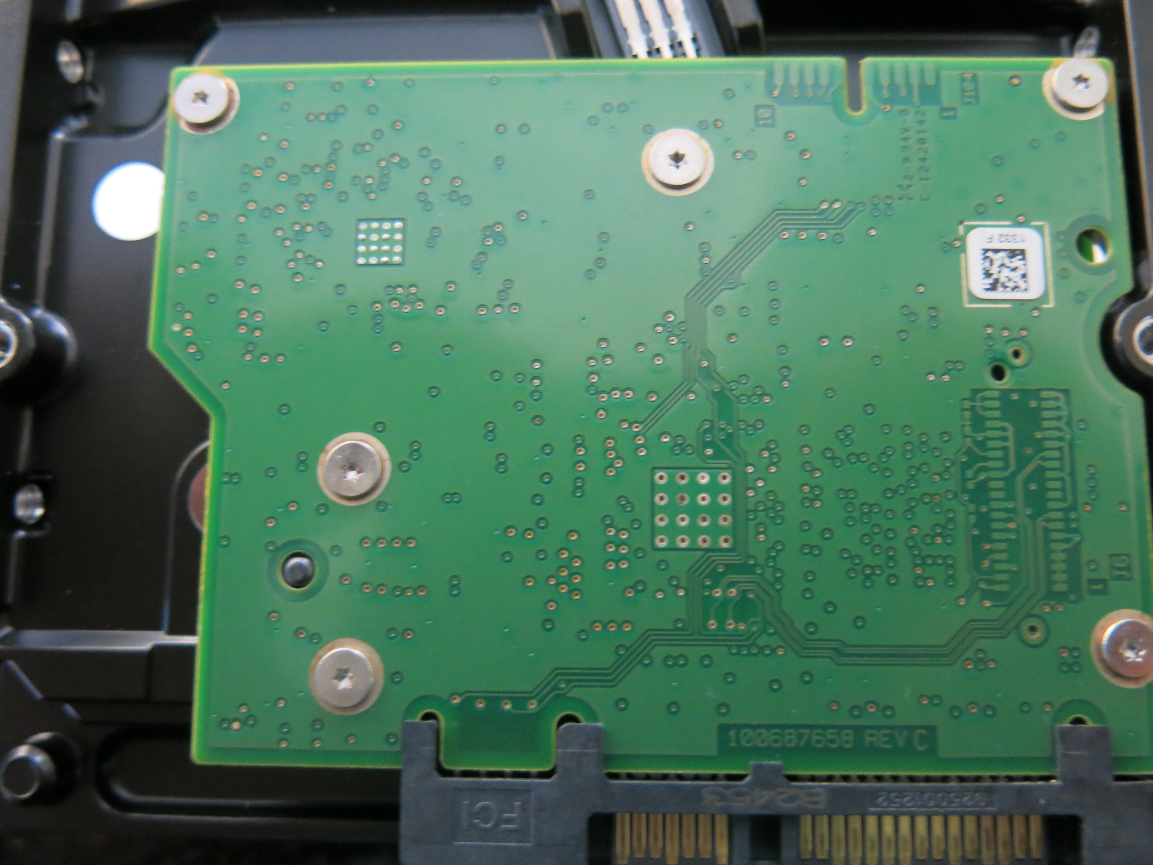 MODEL :ST1000VM002 PCB : 100687658 REV C SERIAL NUMBER : S1G0GATK