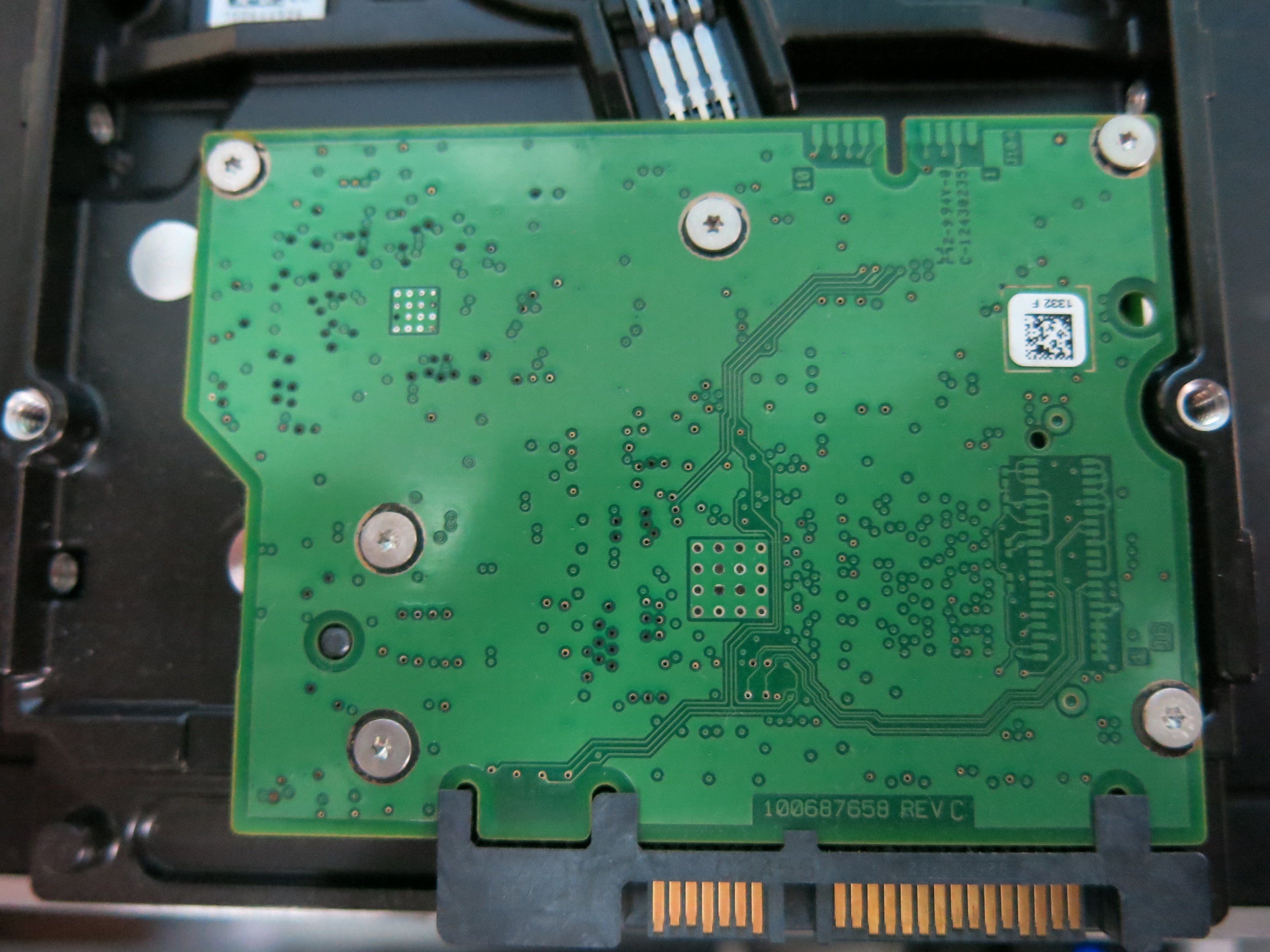 ST1000VM002 PCB : 100687658 REV C SERIAL NUMBER : S1G0H08D PN:1CT162-262 FW:ES22 1.TB