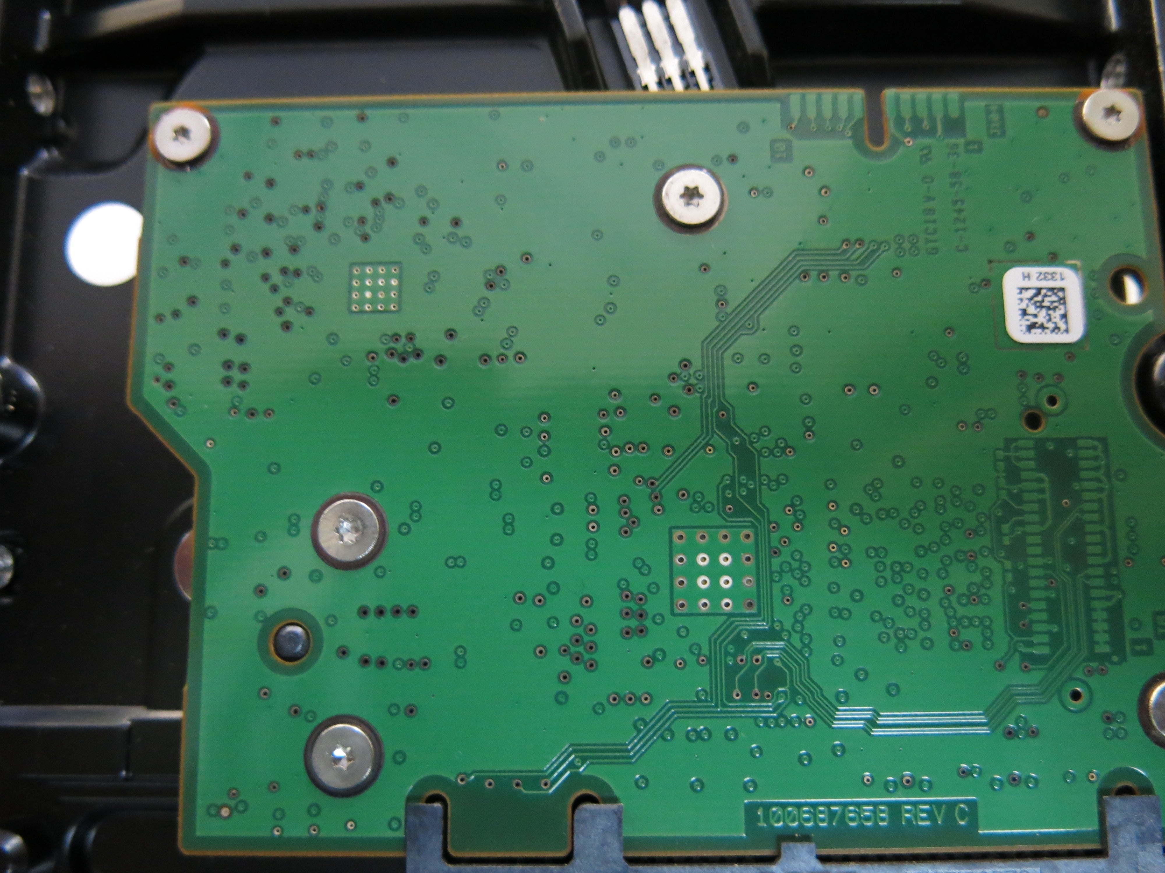 ST1000VM002,  P/N:1CT162-262,  FW:ES22,  Serial:S1G0YW61,  1000GB 3.5,  PCB:100687658- REV C