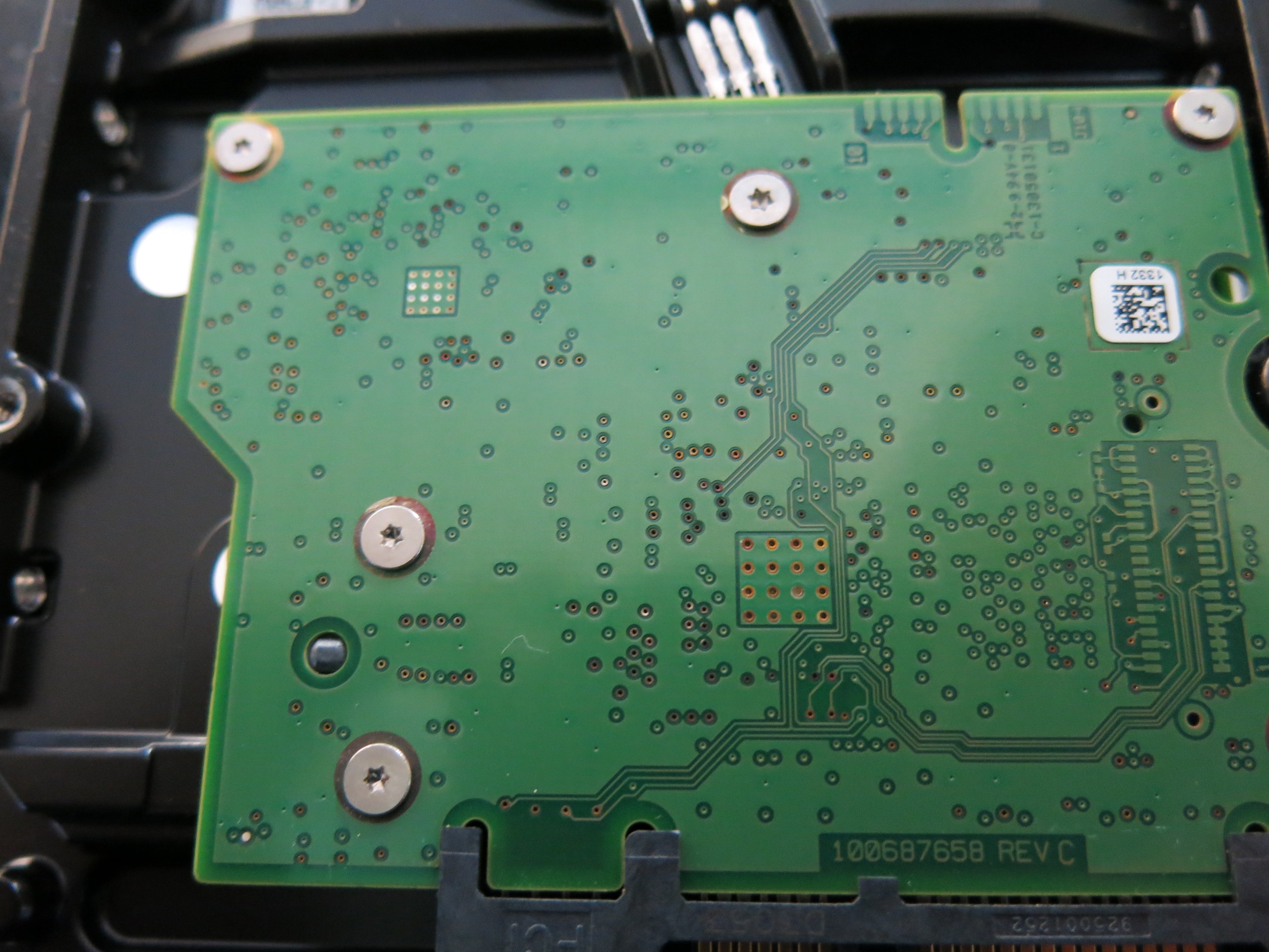 ST1000VM002,  P/N:1CT162-262,  FW:ES22,  Serial:S1G1B8BL,  1000GB 3.5,  PCB:100687658- REV C