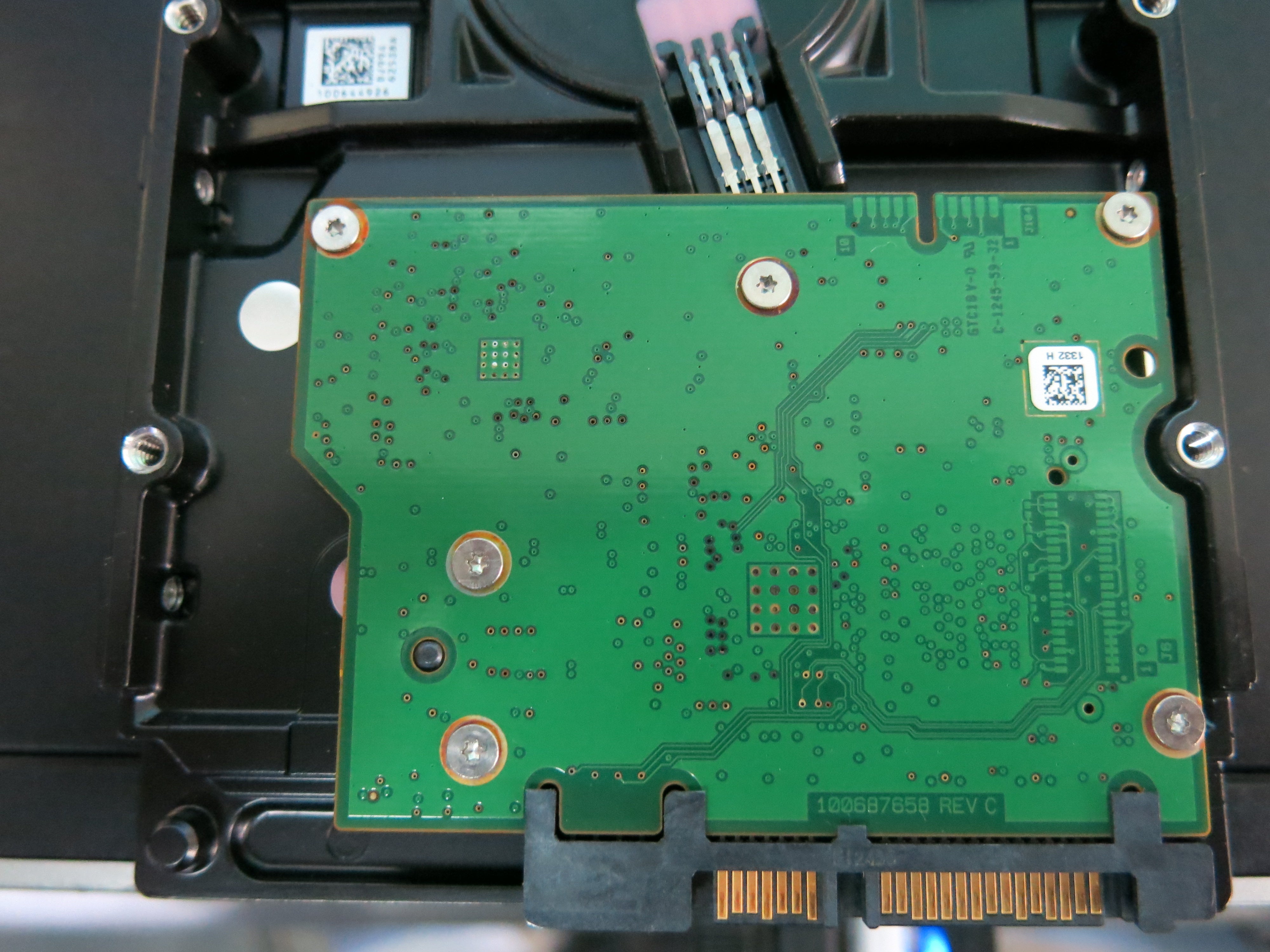 ST1000VM005,  P/N:1CT162-262,  FW:ES22,  Serial:S1G0ZZAJ,  1000GB 3.5,  PCB: 100687658- REV C
