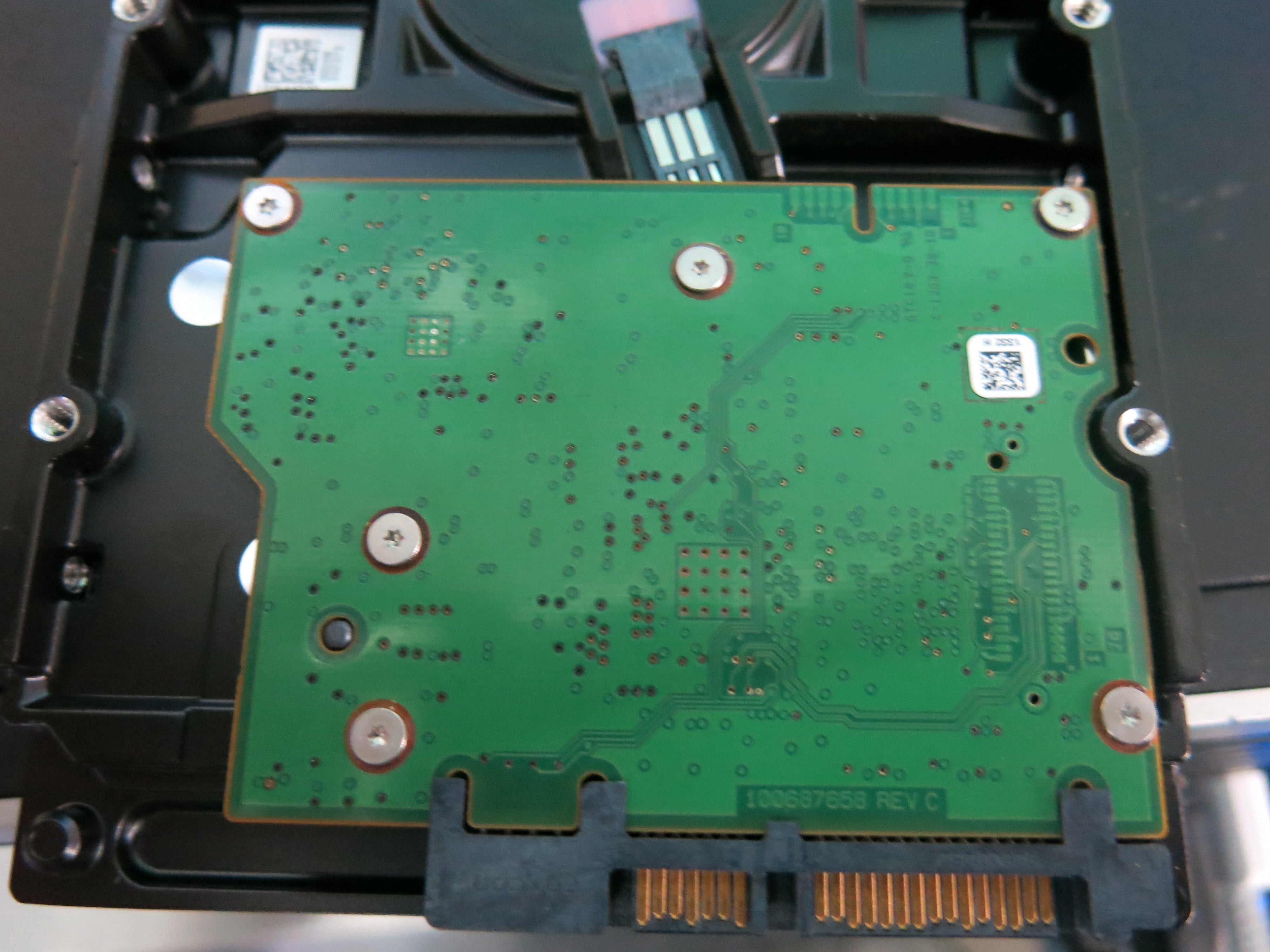 ST1000VM002,  P/N:1CT162-262,  FW:ES22,  Serial:S1G0X4K5,  1000GB 3.5,  PCB:100687658- REV C