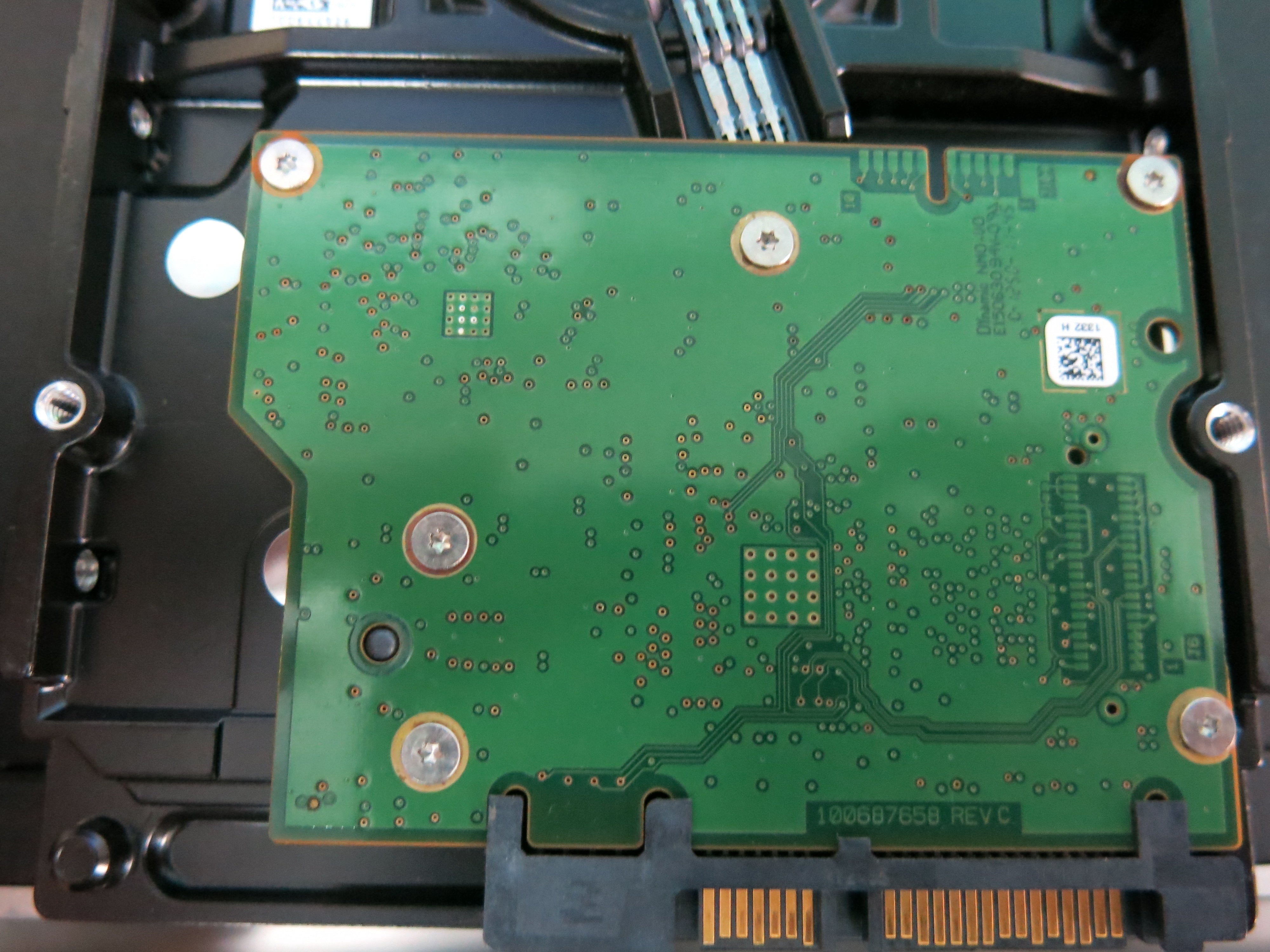 ST100VM002 PCB : 100687658 REV C SERIAL NUMBER : S1G0YE4A PN:1CT162-262 FW:ES22 1.TB