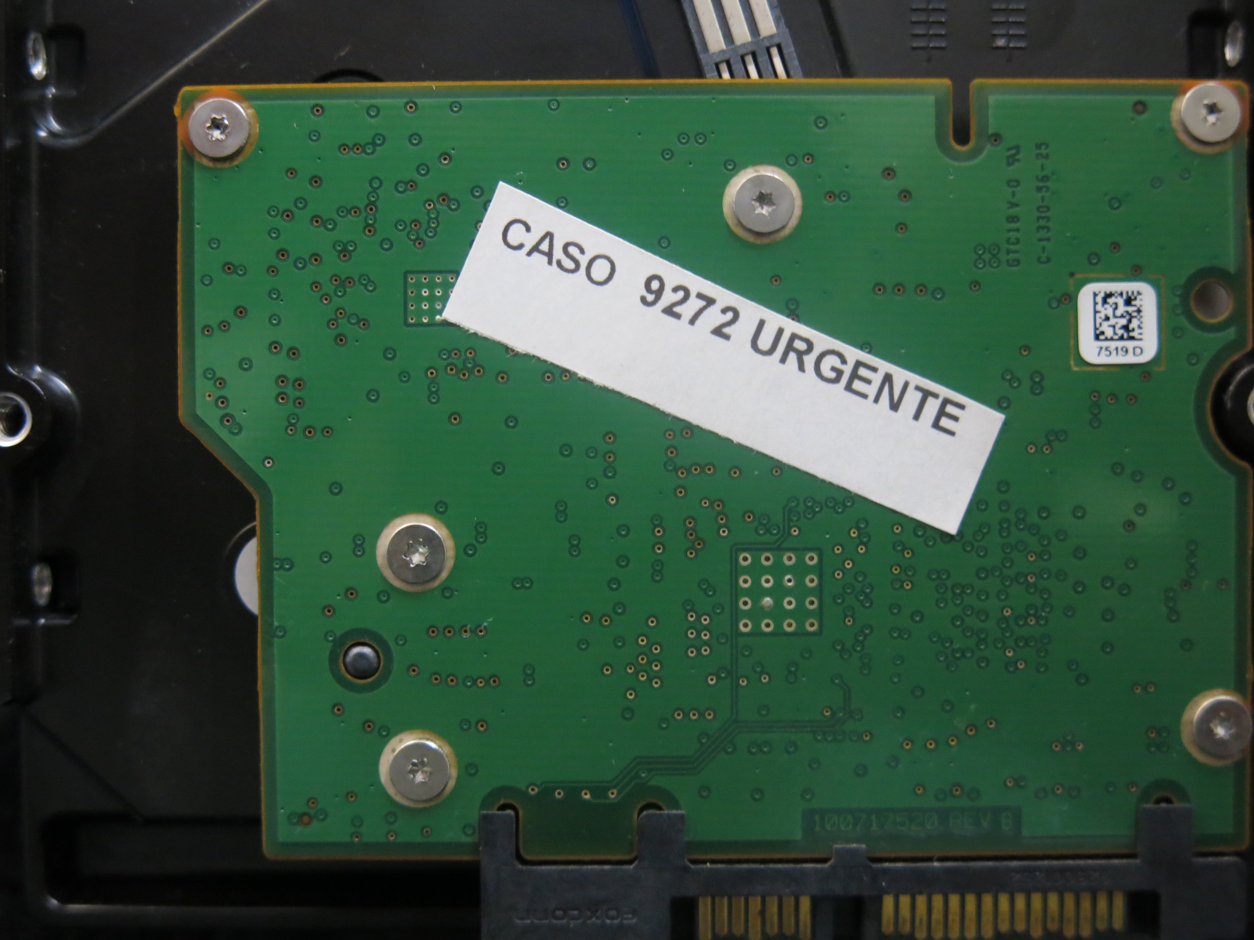 ST2000DM001 PCB : 100717520 REV B SERIAL NUMBER : Z1E5ZB91
