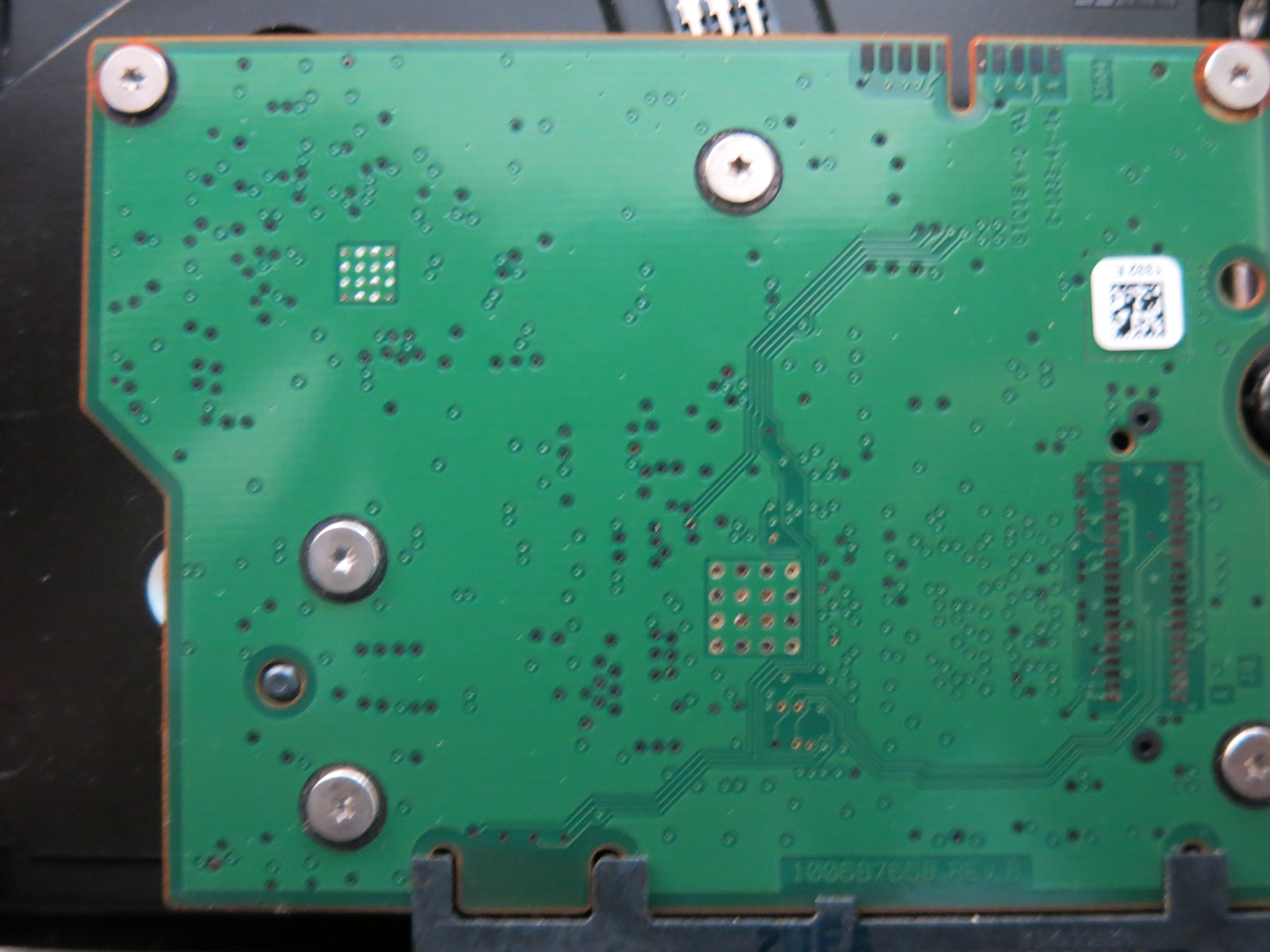 ST2000VM003 PCB : 100687658 REV C SERIAL NUMBER : W1H06YE0 PN:1CT164-262 FW:ES22 2.TB