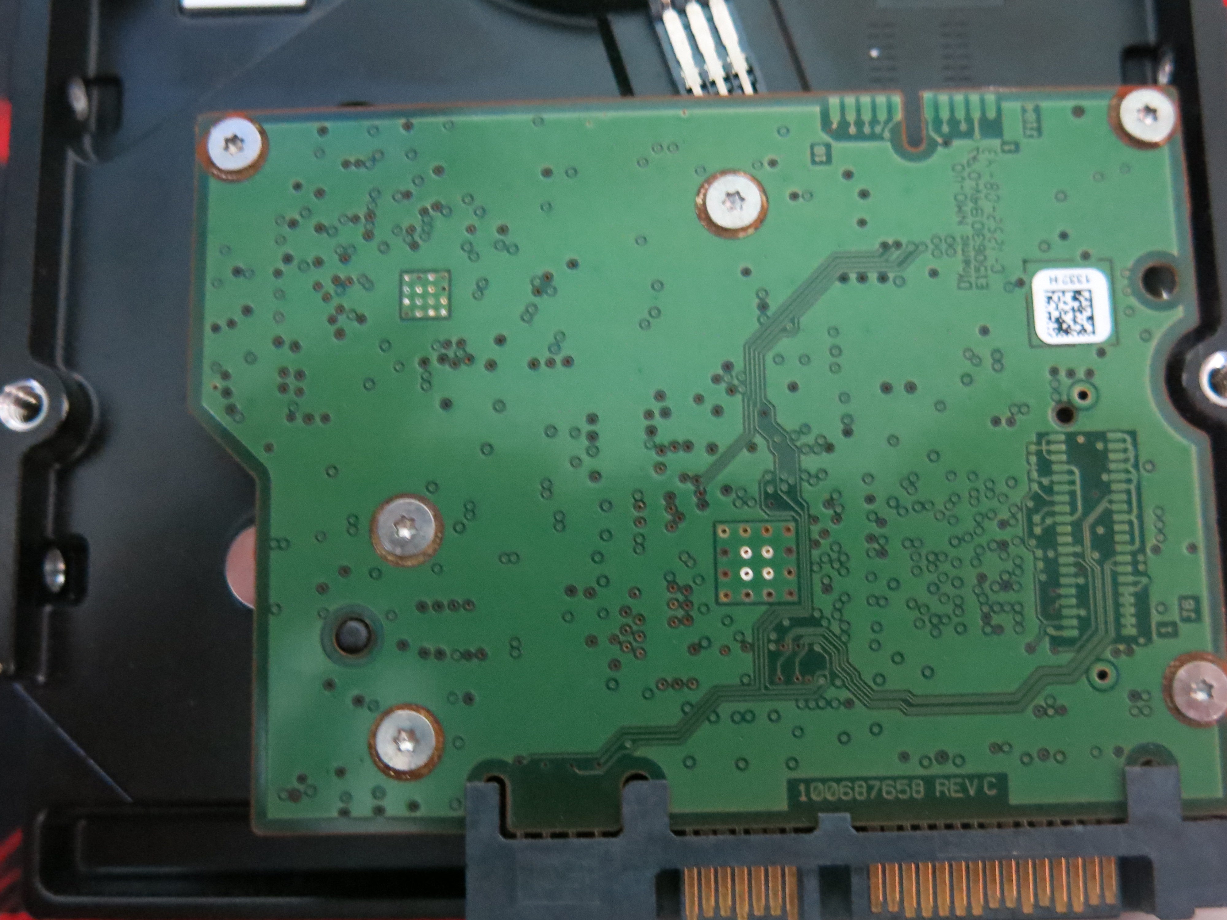 ST2000VM003,  Serial:W1H0YH4X,  2000GB 3.5,  PCB:100687658- REV C