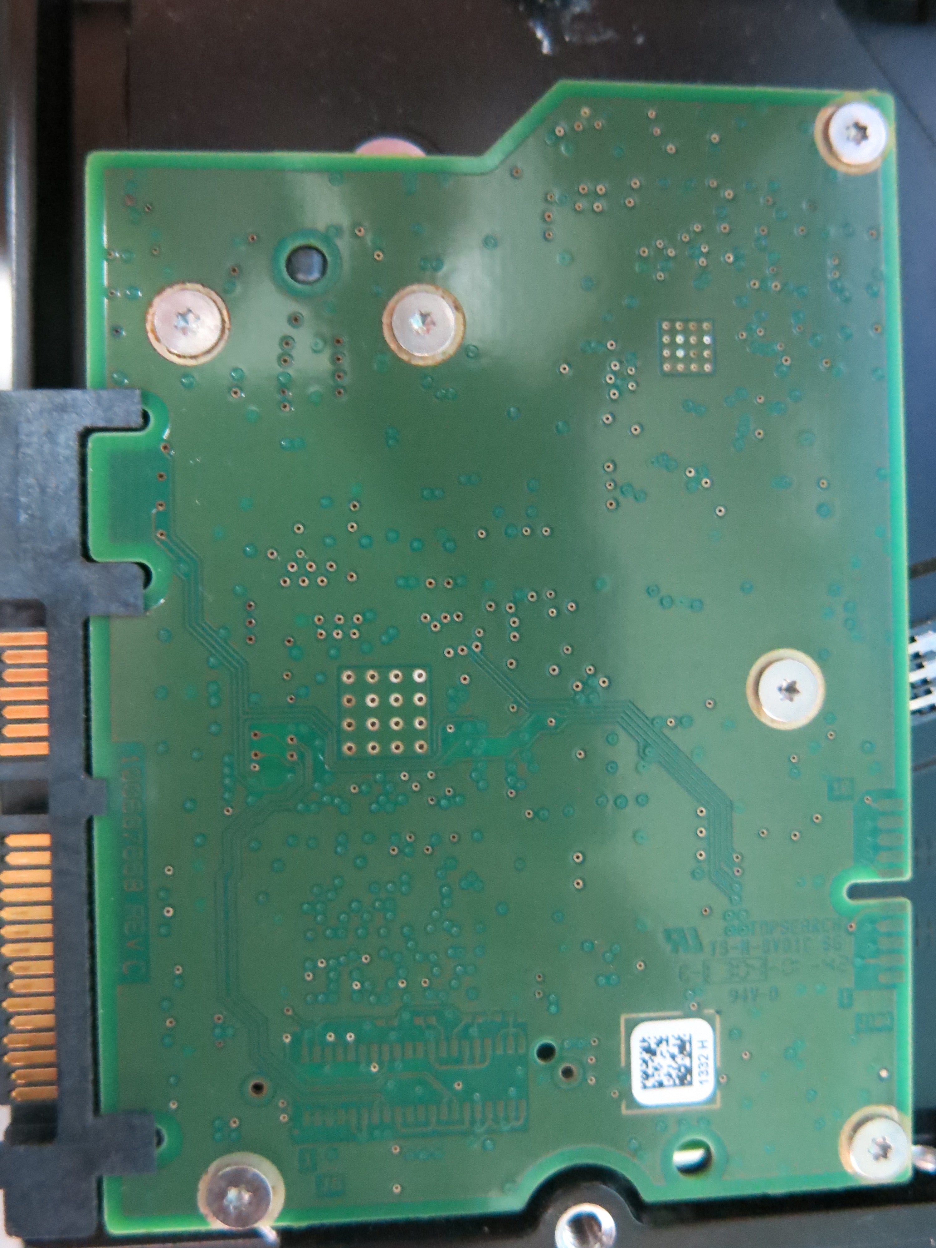 ST2000VM003 PCB : 100687658 REV C SERIAL NUMBER : W1H13Z1N PN:1CT164-262 FW:ES22 2.TB