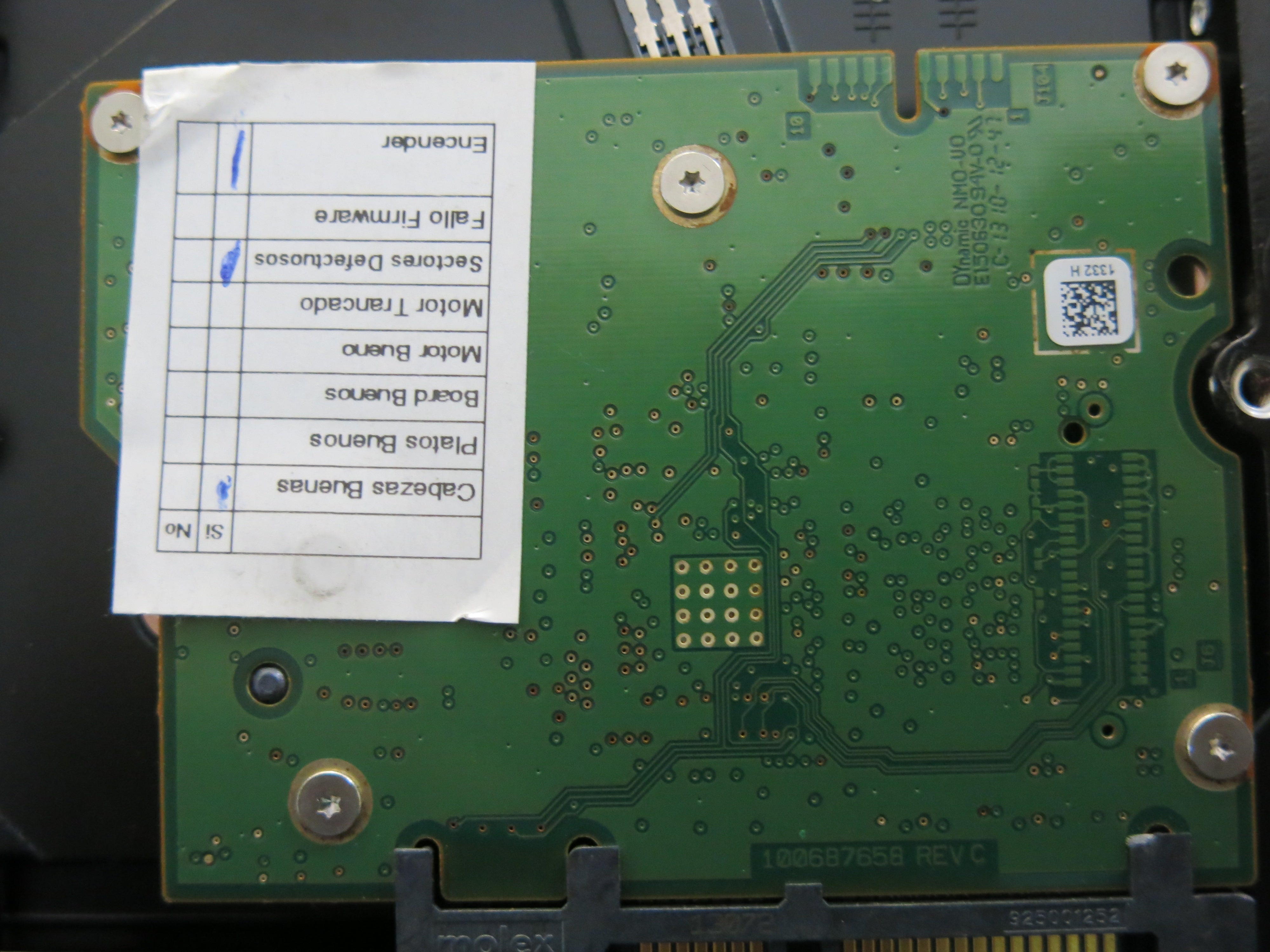 ST2000VM003 PCB : 100687658 REV C SERIAL NUMBER : W1H1HZL3 FW:ES22 PN:1CT164-262 2.TB
