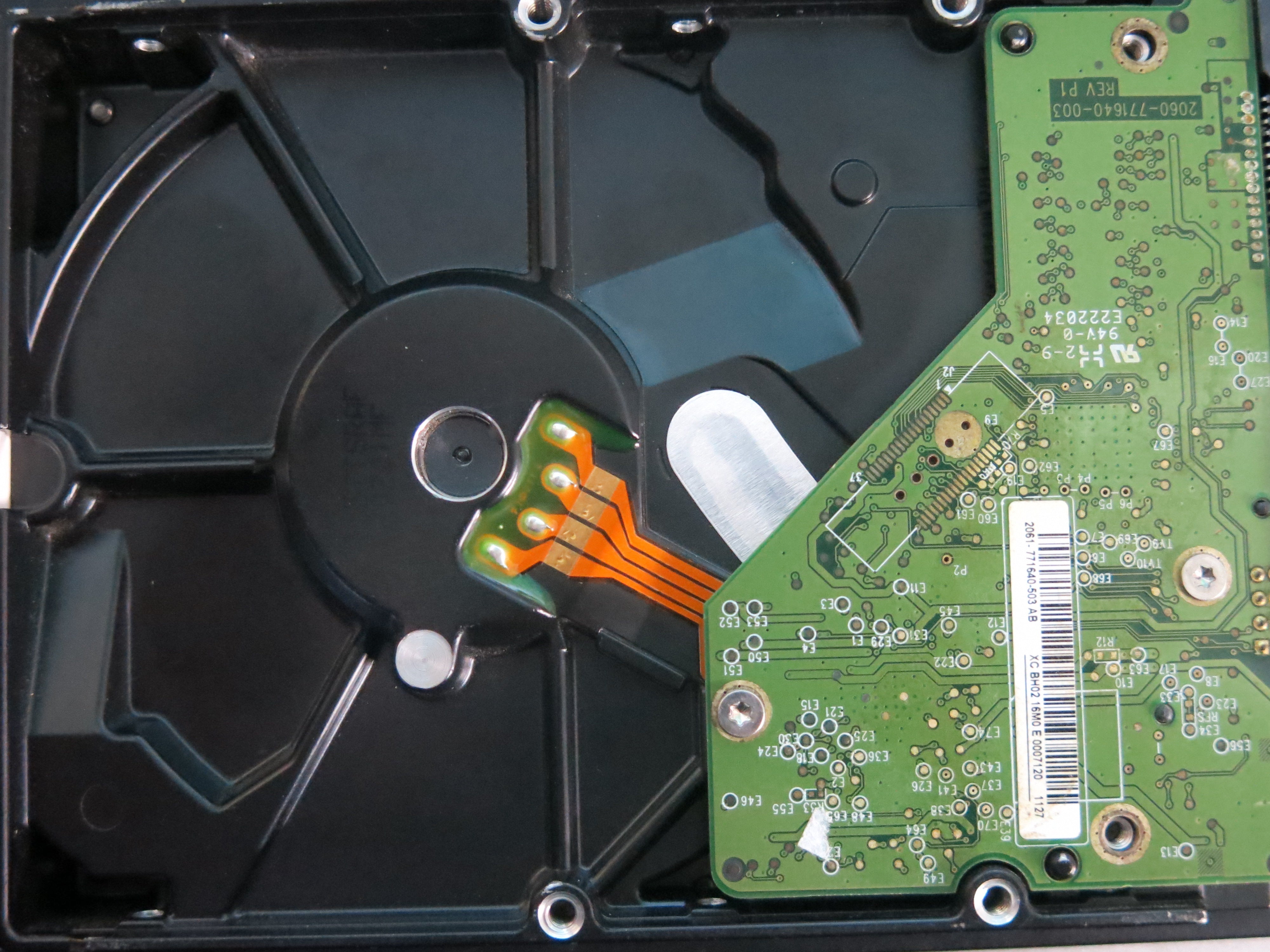 WD3200AAKX- 001CA0 PCB : 2060-771640- 003 REV P1 SERIAL NUMBER :WCAYU9135093 320GB