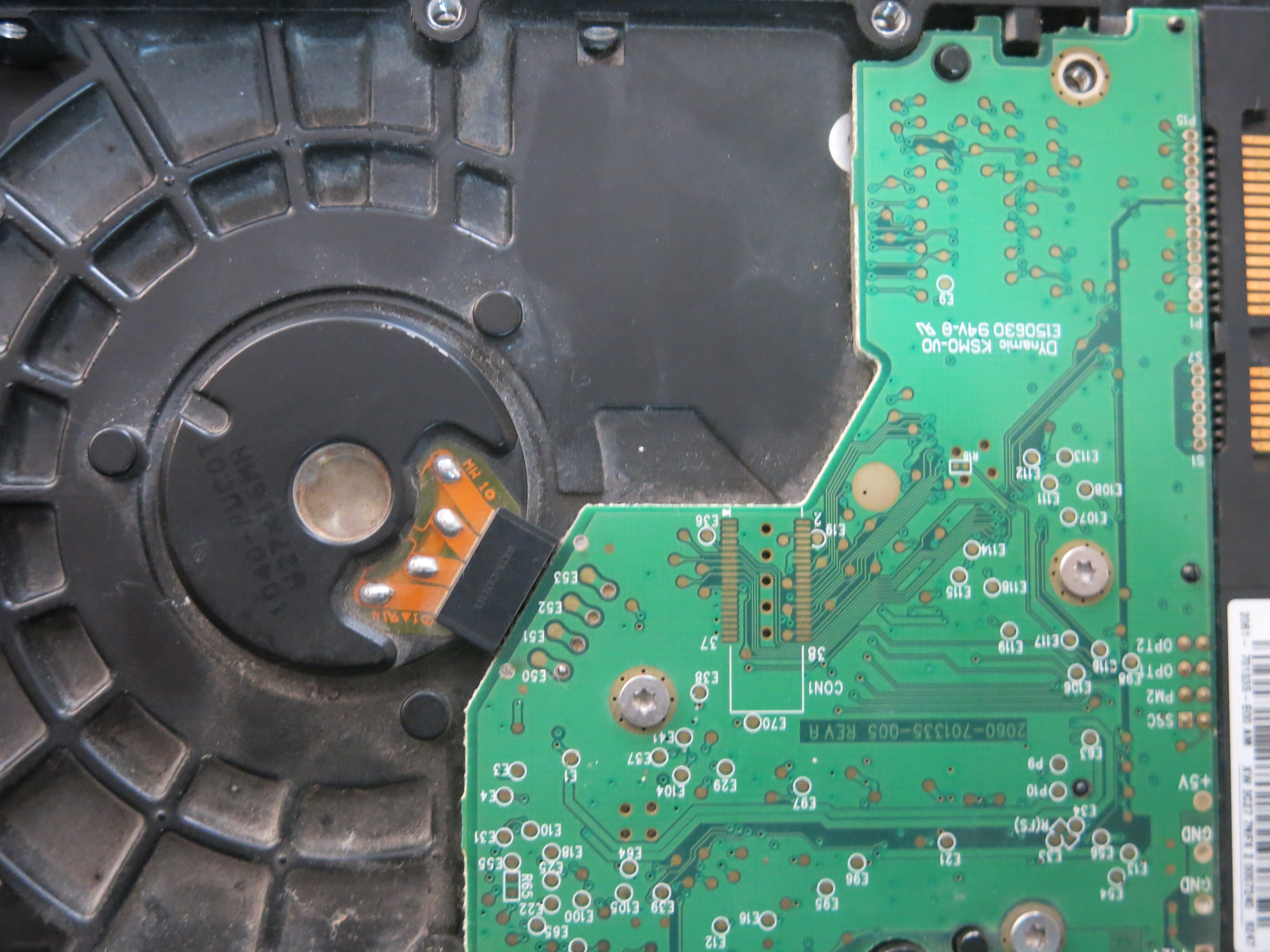 WD800JD-75MS A3 PCB : 2060-701335-005 REV A SERIAL NUMBER : WMAM9YF71397 80GB