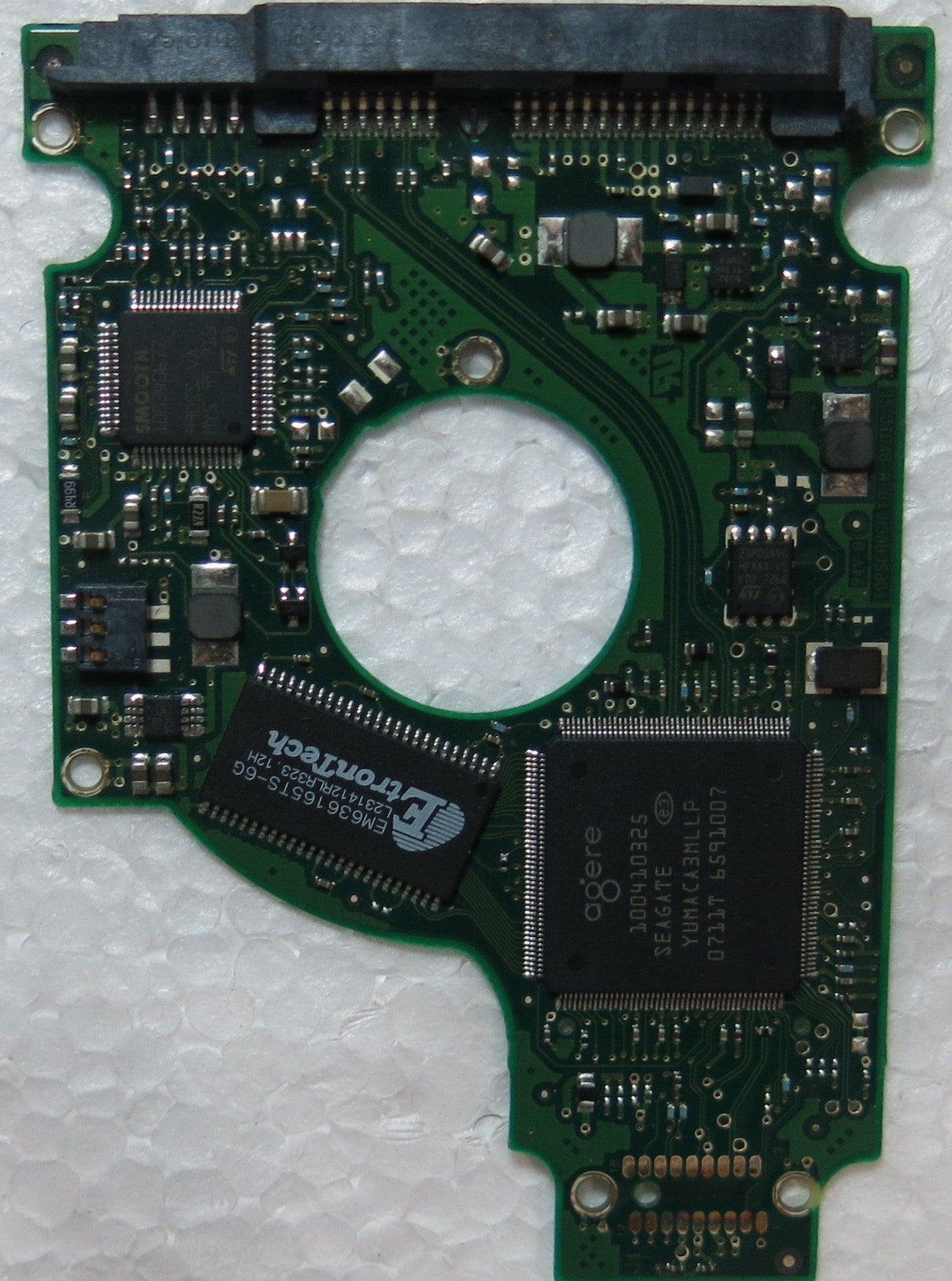 PCB SEAGATE ST3000DM001, PN 9YN166-570, 100664987 REV B PCB