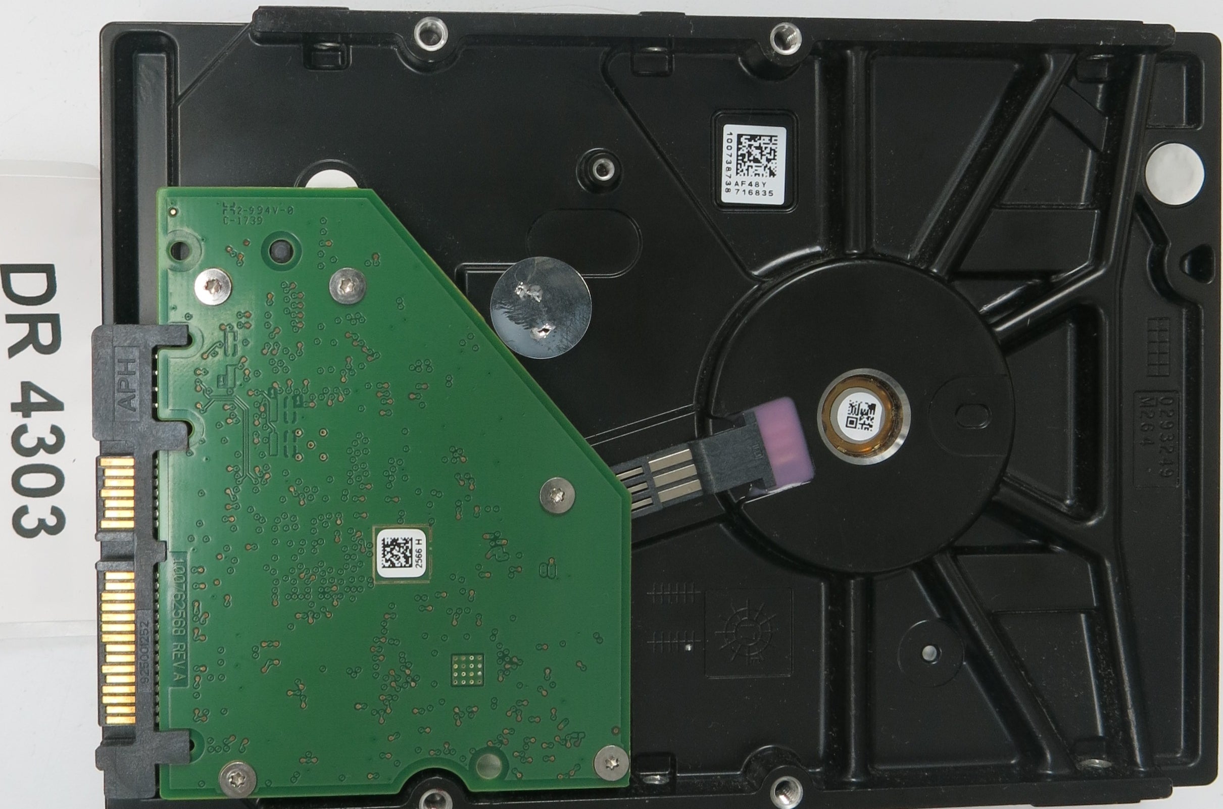 ST2000DM006,  P/N:2DM164-302,  FW:CC26,  Serial:Z4Z9PHTP,  2000GB 3.5,  PCB:100762568- REV A