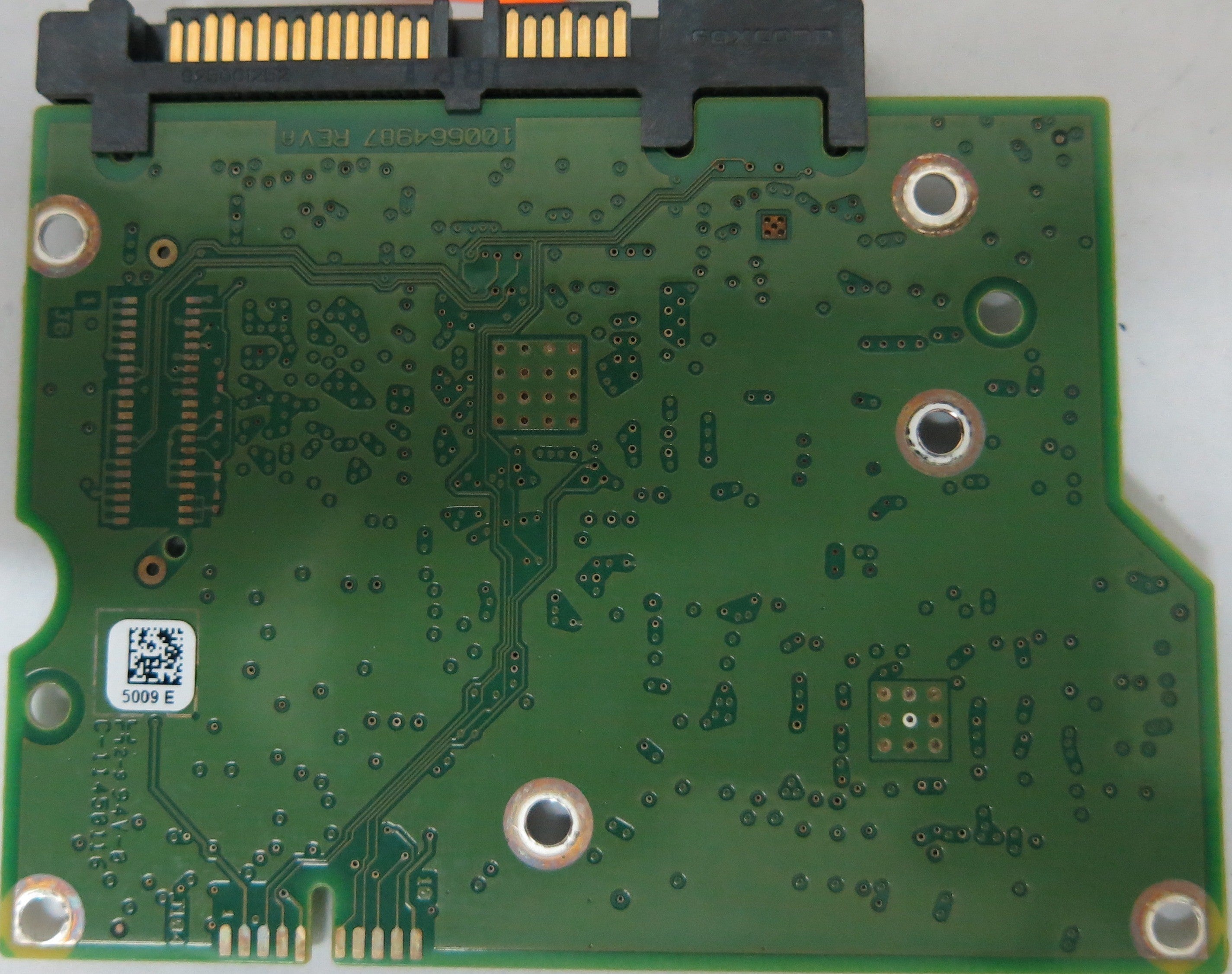 SEAGATE ST3000DM001 FW CC4C P/N 9YN166-302 FW 100664987 REV A PCB