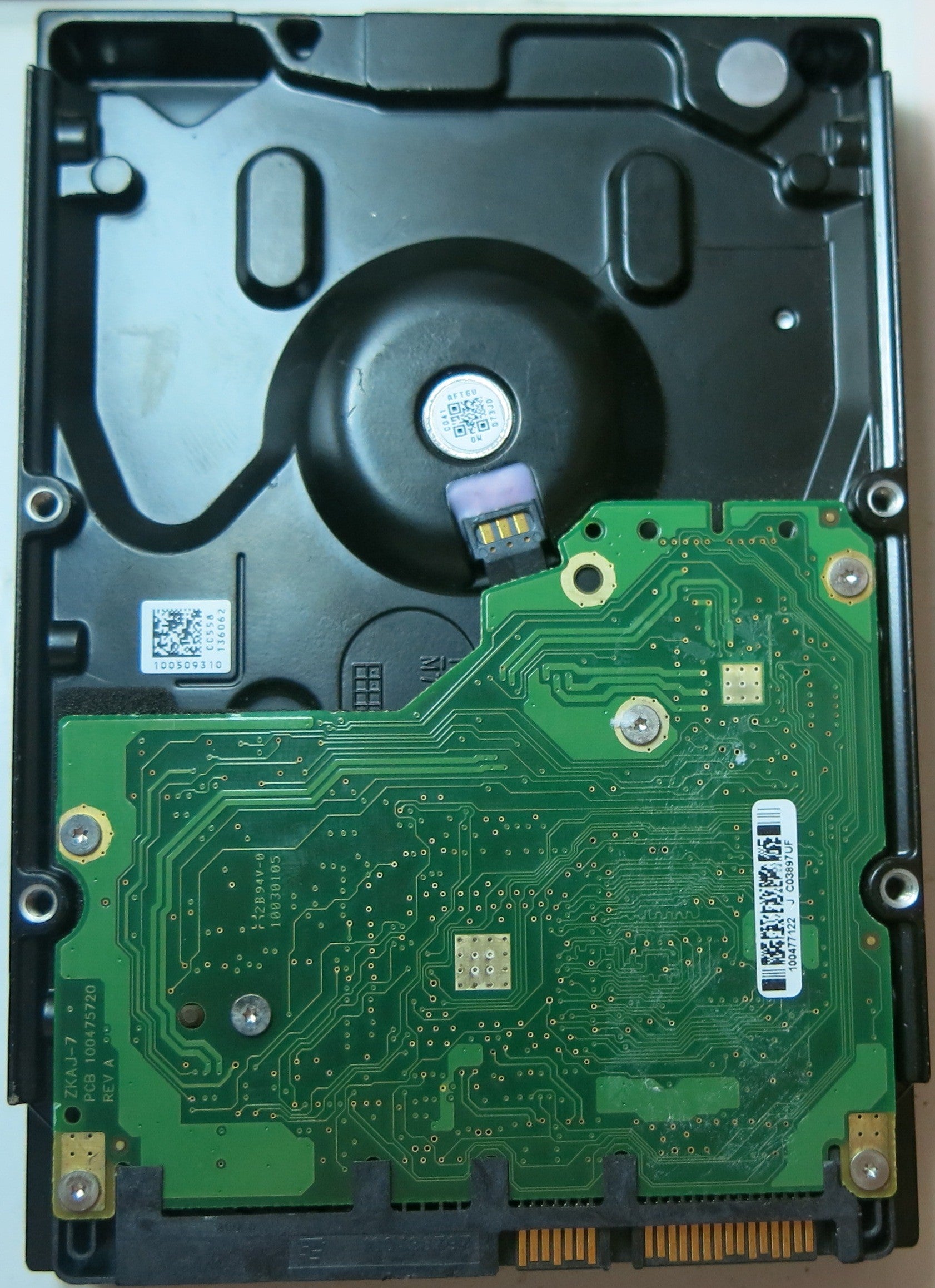 ST3500320NS,  P/N:9CA154-054,  FW:MA0D,  Serial:9QMCPK97,  500GB 3.5,  PCB:100475720- REV A