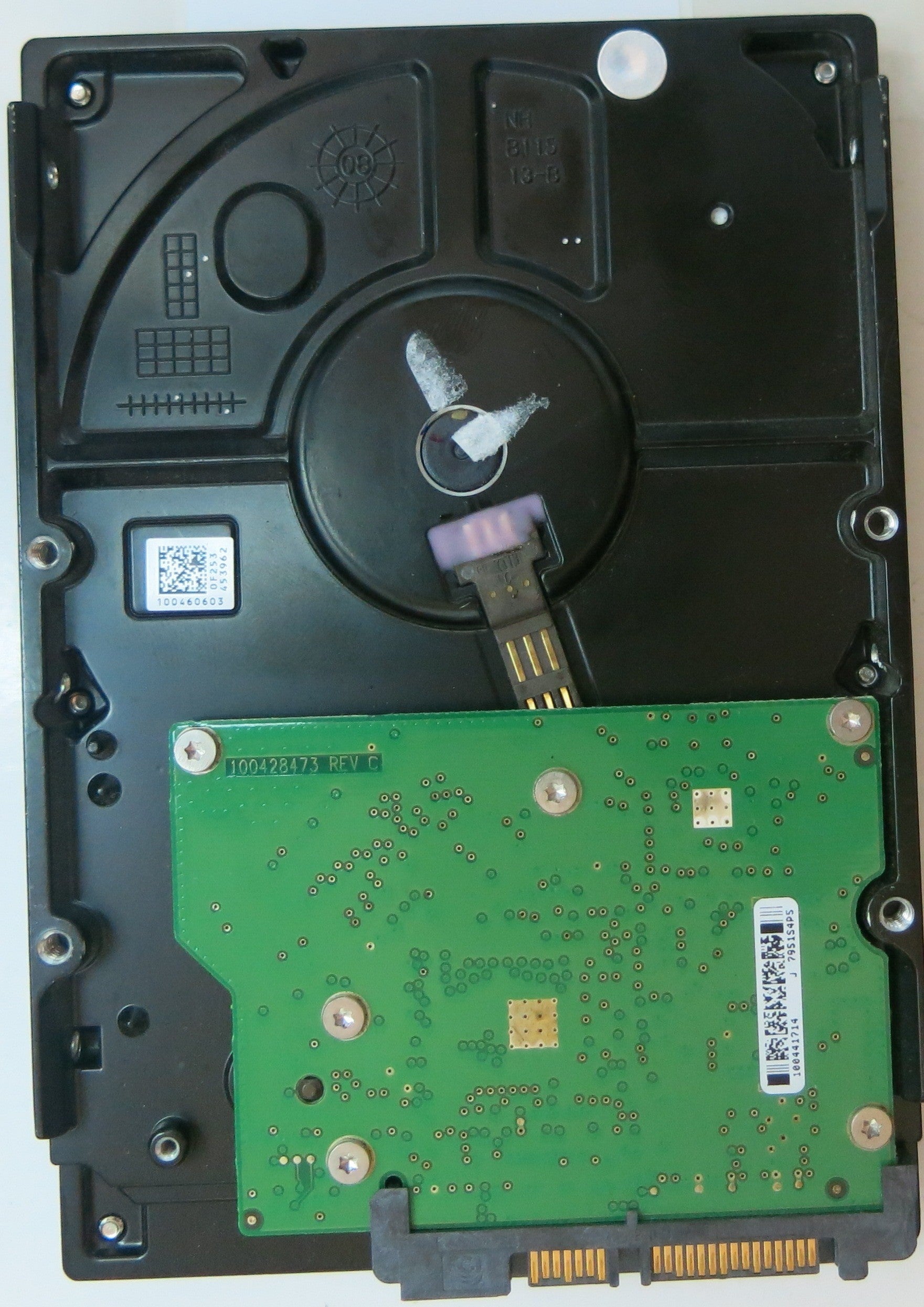 ST380815AS PCB: 100428473 REV C SERIAL NUMBER: 9RW66XS5 PN 9CY131-021 FW 3.CHH 80 GB