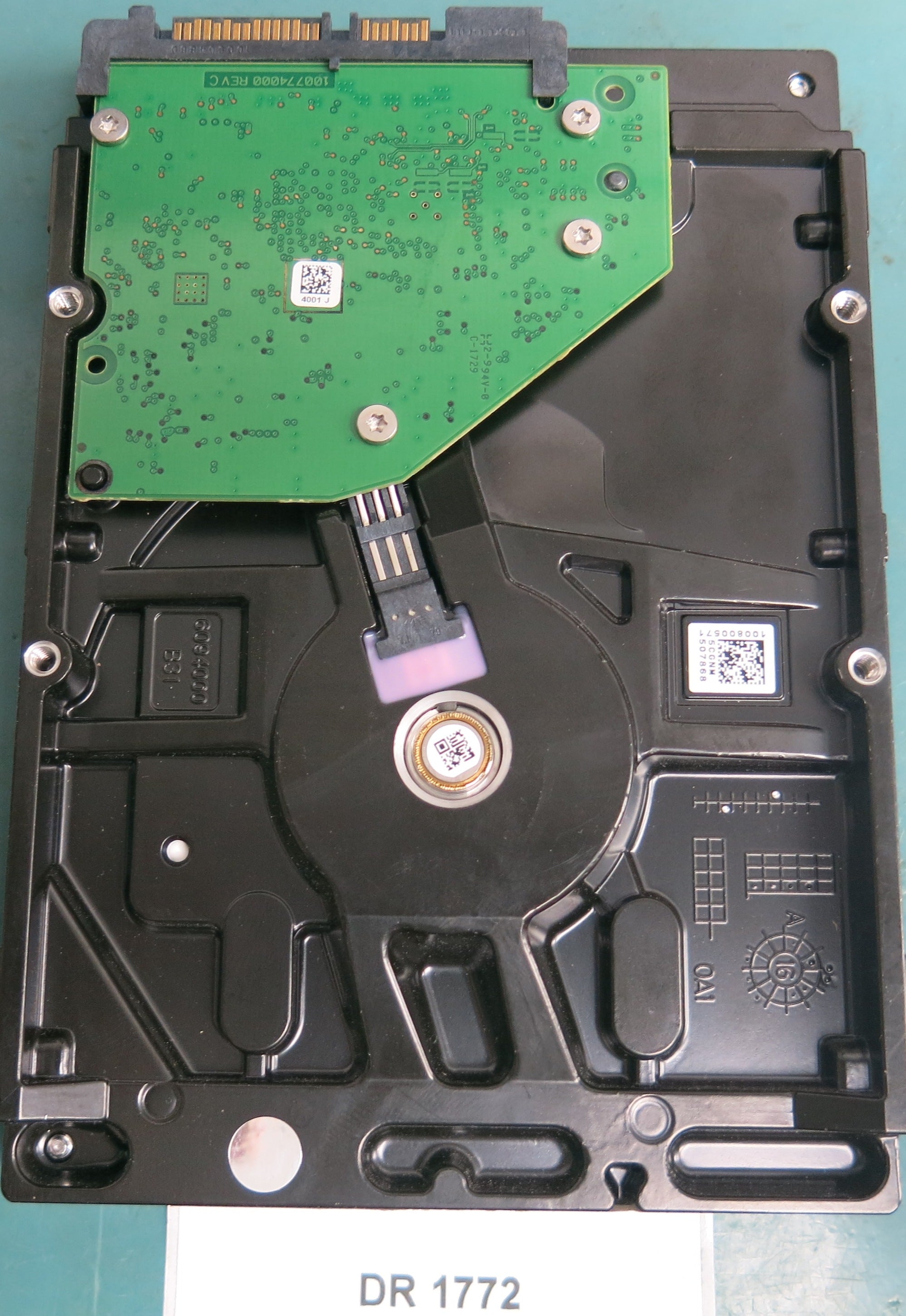ST1000DM010,  P/N:2EP102-500,  FW:CC43,  Serial:Z9AJB2ME,  1TB 3.5,  PCB:100774000- REV D