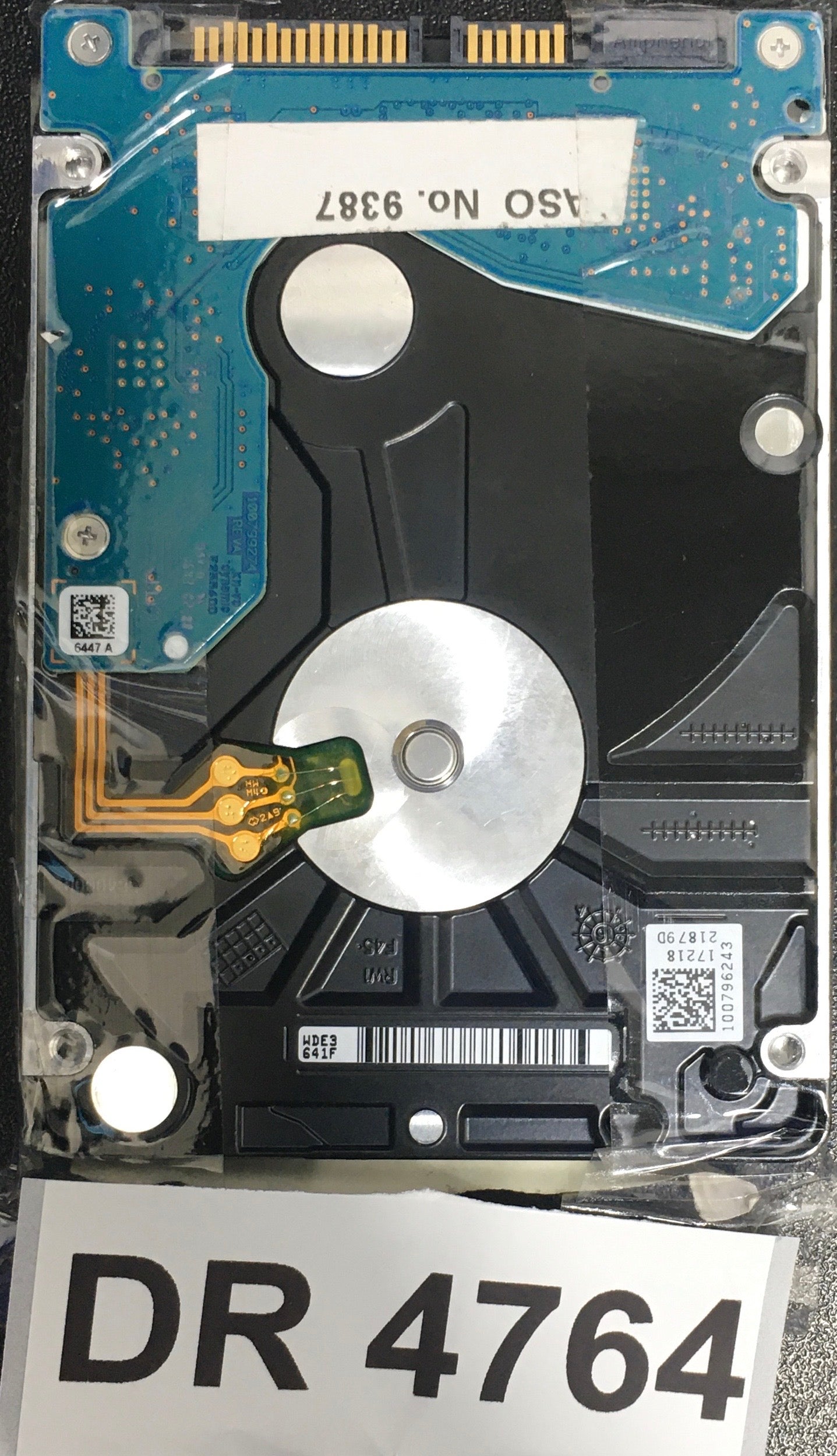 ST1000LM035,  FW: LVM1,  Serial: WDE3641F,  1TB 2.5,  PCB: 100799274- REV A,