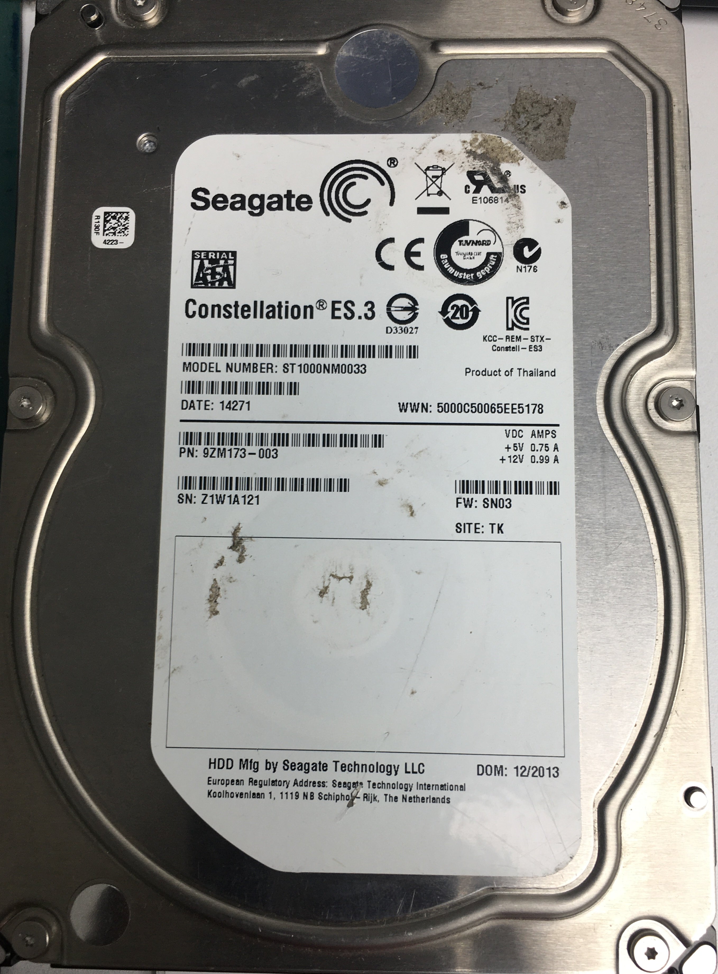 ST1000NM0033, P/N: 9ZM173-003, FW: SN03, Serial: Z1W1A121, PCB: 100706008  REV C