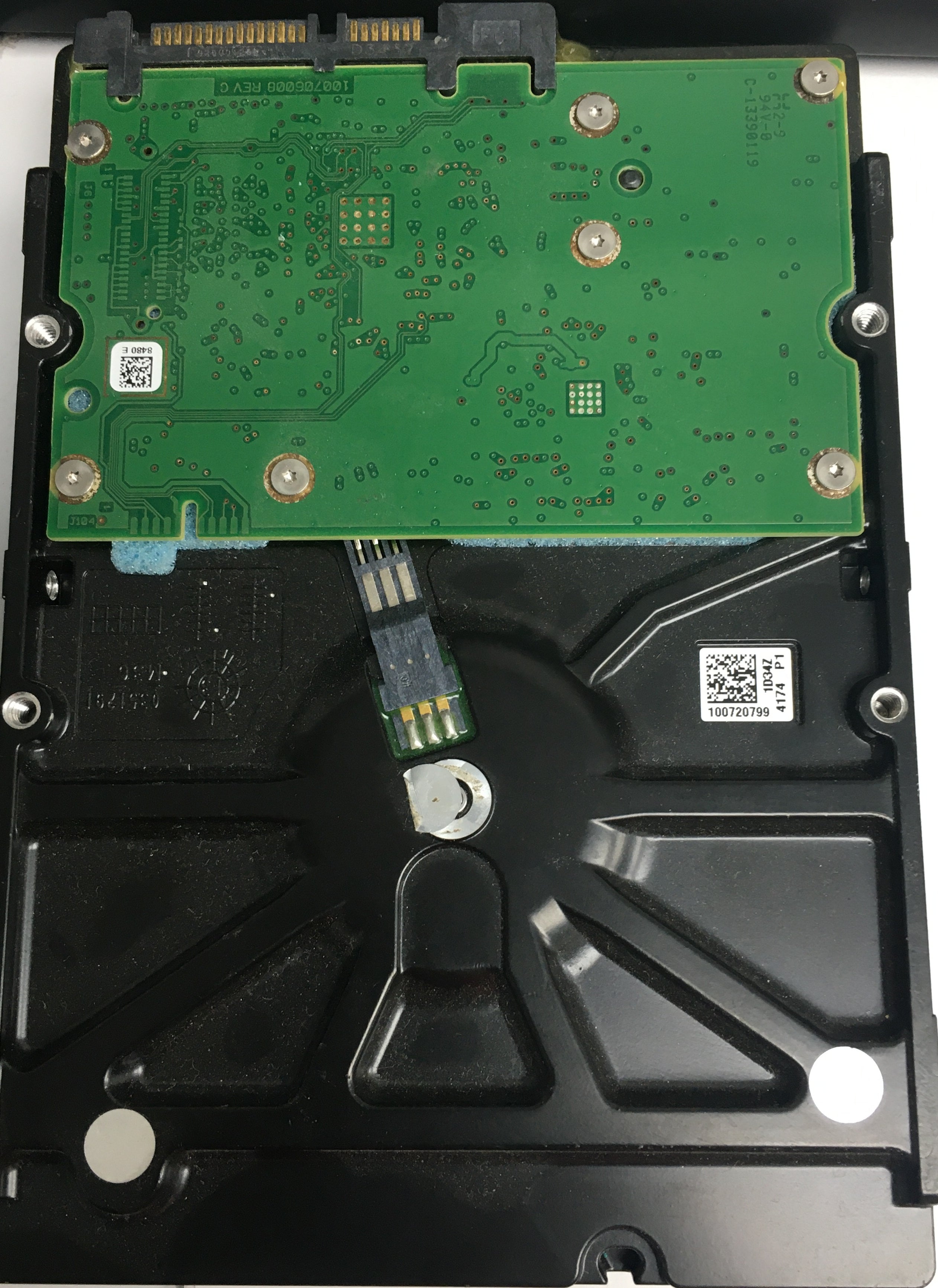 ST1000NM0033, P/N: 9ZM173-003, FW: SN03, Serial: Z1W1A121, PCB: 100706008  REV C