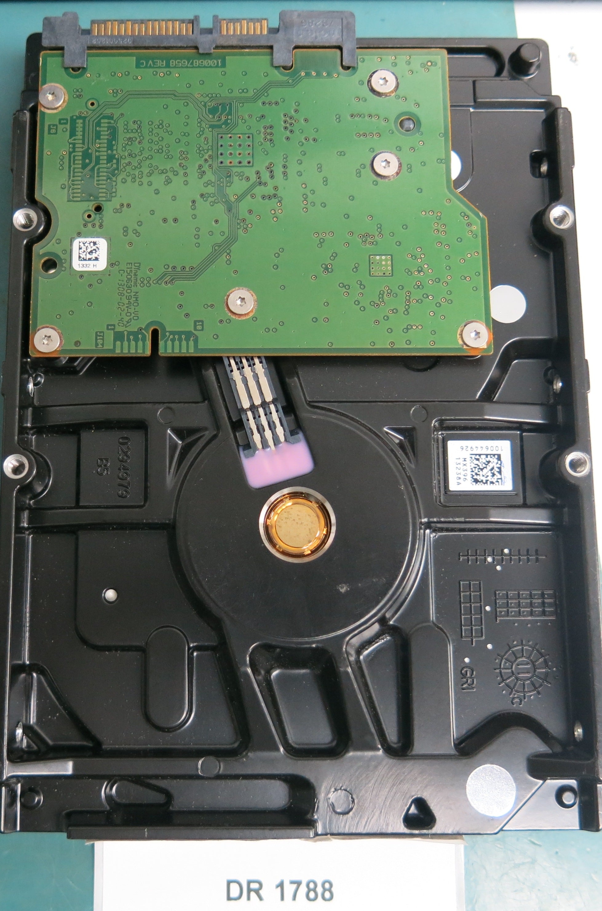 ST1000VM002, P/N: 1CT162-262, FW: ES22, Serial: S1G1BA9E, 1000GB 3.5