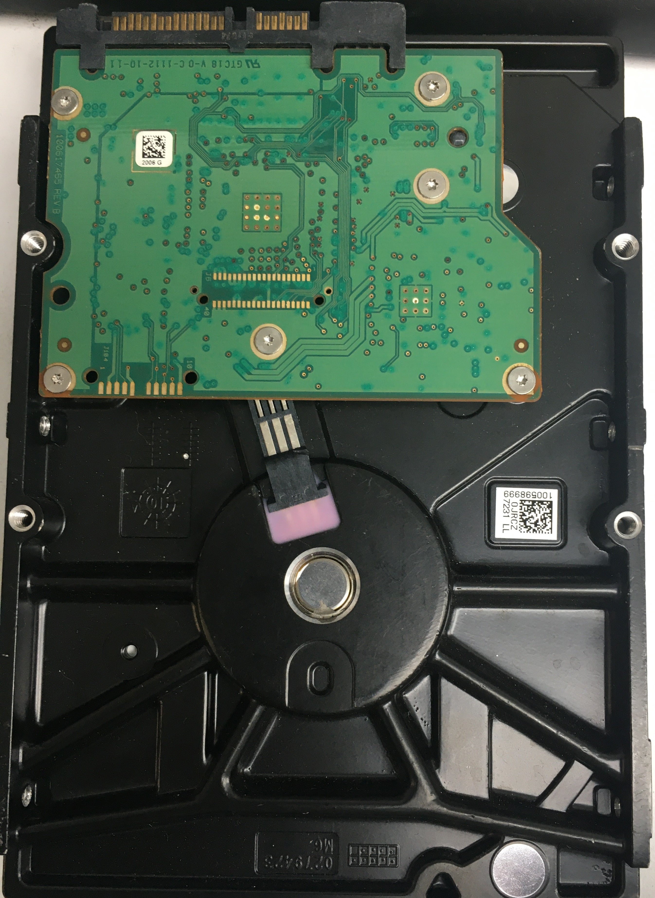 ST2000DL001, P/N: 9VT156-515, FW: CC41, Serial: 5YD38320, 2000GB 3.5, PCB: 100617465  REV B