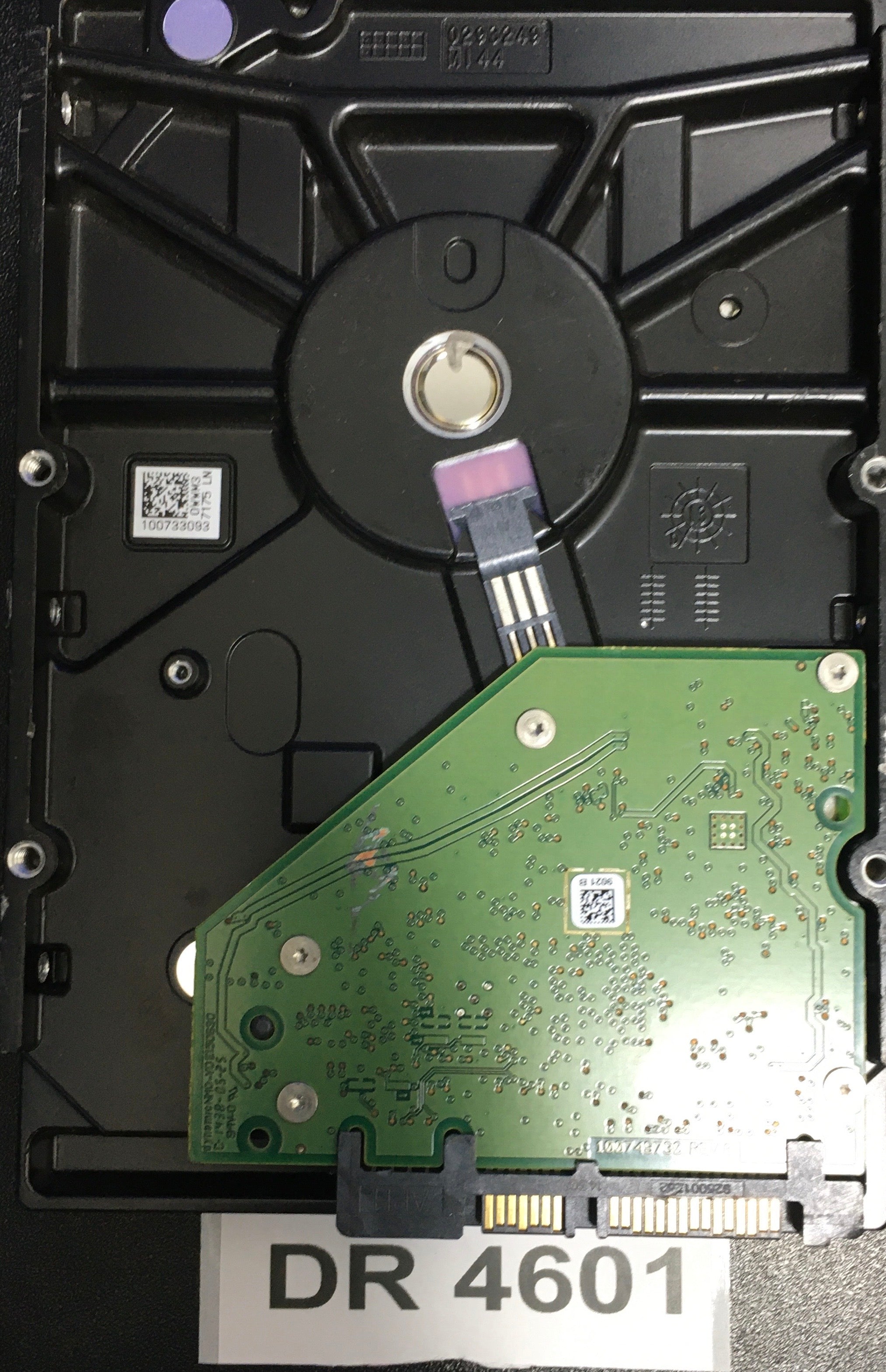 ST2000DM001,  P/N: 1ER164-301,  FW: CC25,  Serial: Z4Z1N9GM,  2000GB 3.5  PCB:100749730- REV A