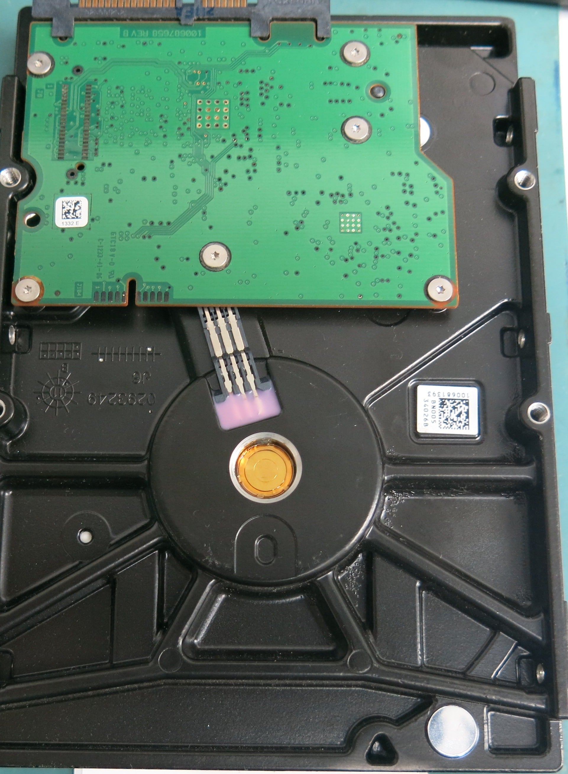 ST2000VM003, P/N: 1CT164-262, FW: ES22, Serial: W1H06YE0, 2000GB 3.5