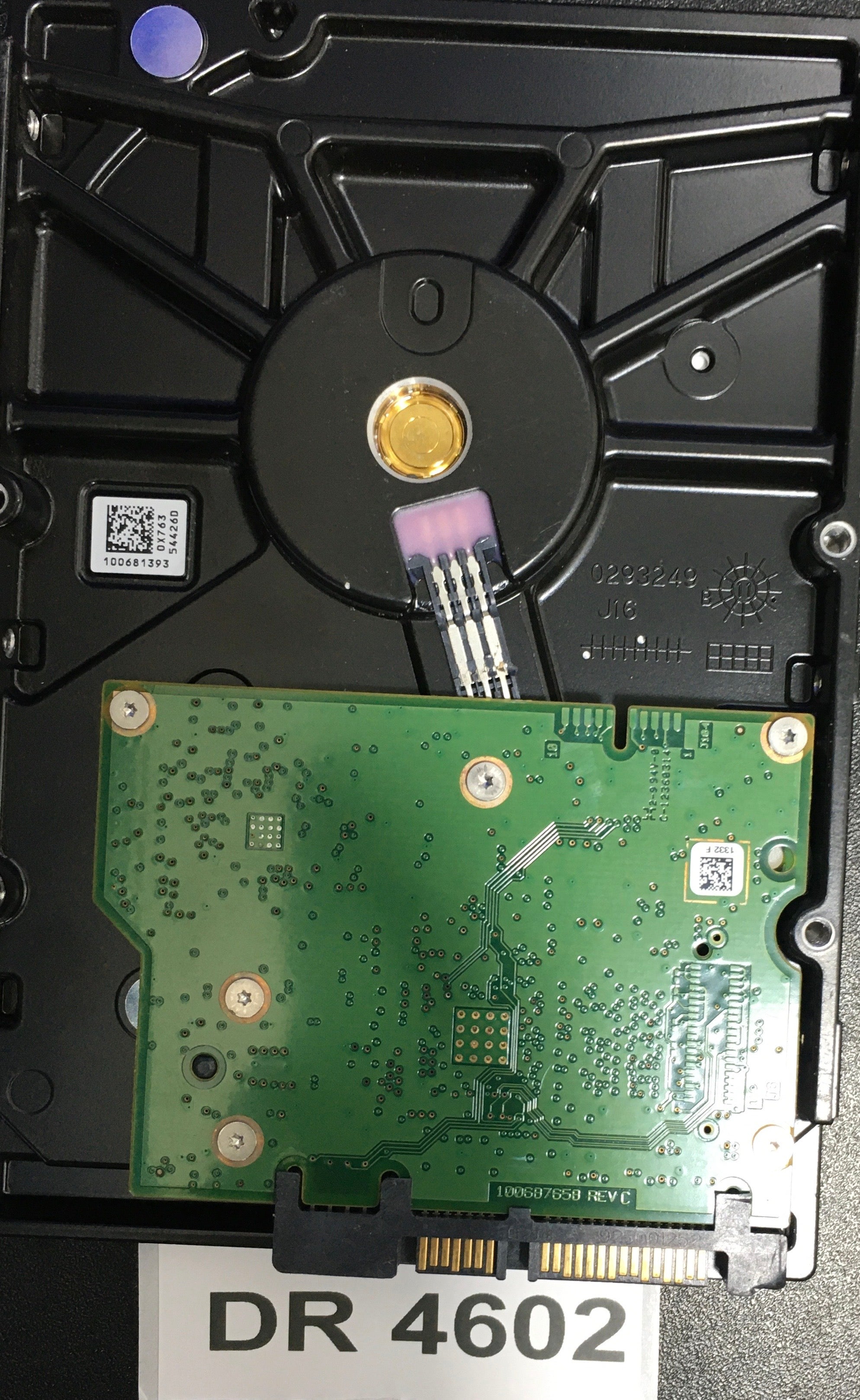 ST2000VM003,  P/N: 1CT164-262,  FW: ES22,  Serial: W1H0F2TG,  2000GB 3.5  PCB:100687658- REV C