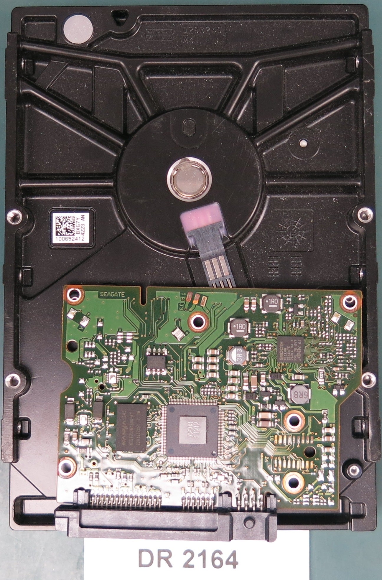 ST2000VM003, P/N: 1CT164-262, FW: ES22, Serial: W1H0VVQV, 2000GB 3.5, PCB: 100687658 REV C
