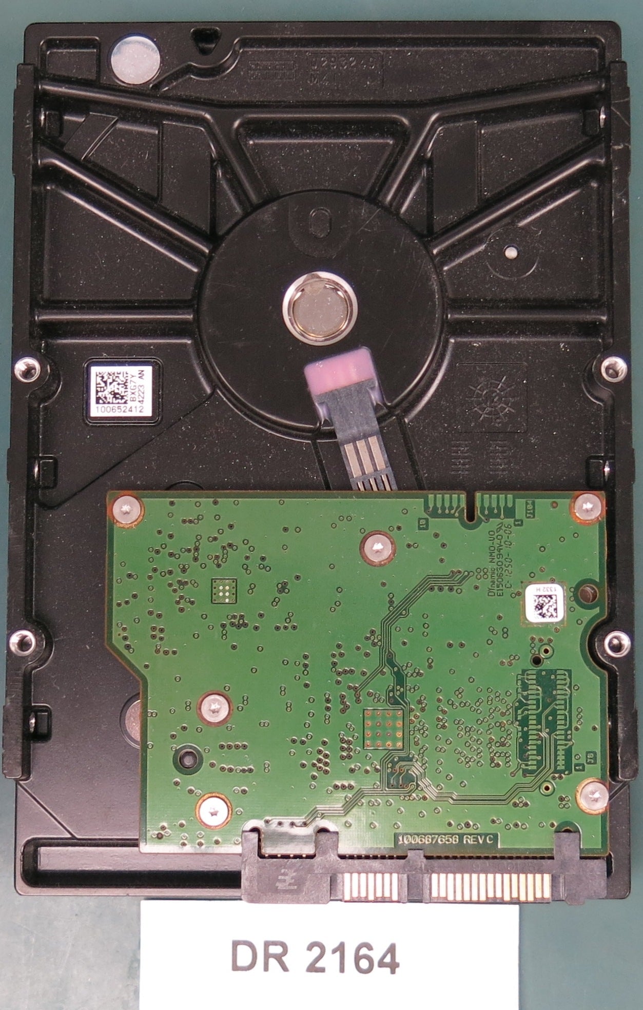 ST2000VM003, P/N: 1CT164-262, FW: ES22, Serial: W1H0VVQV, 2000GB 3.5, PCB: 100687658 REV C