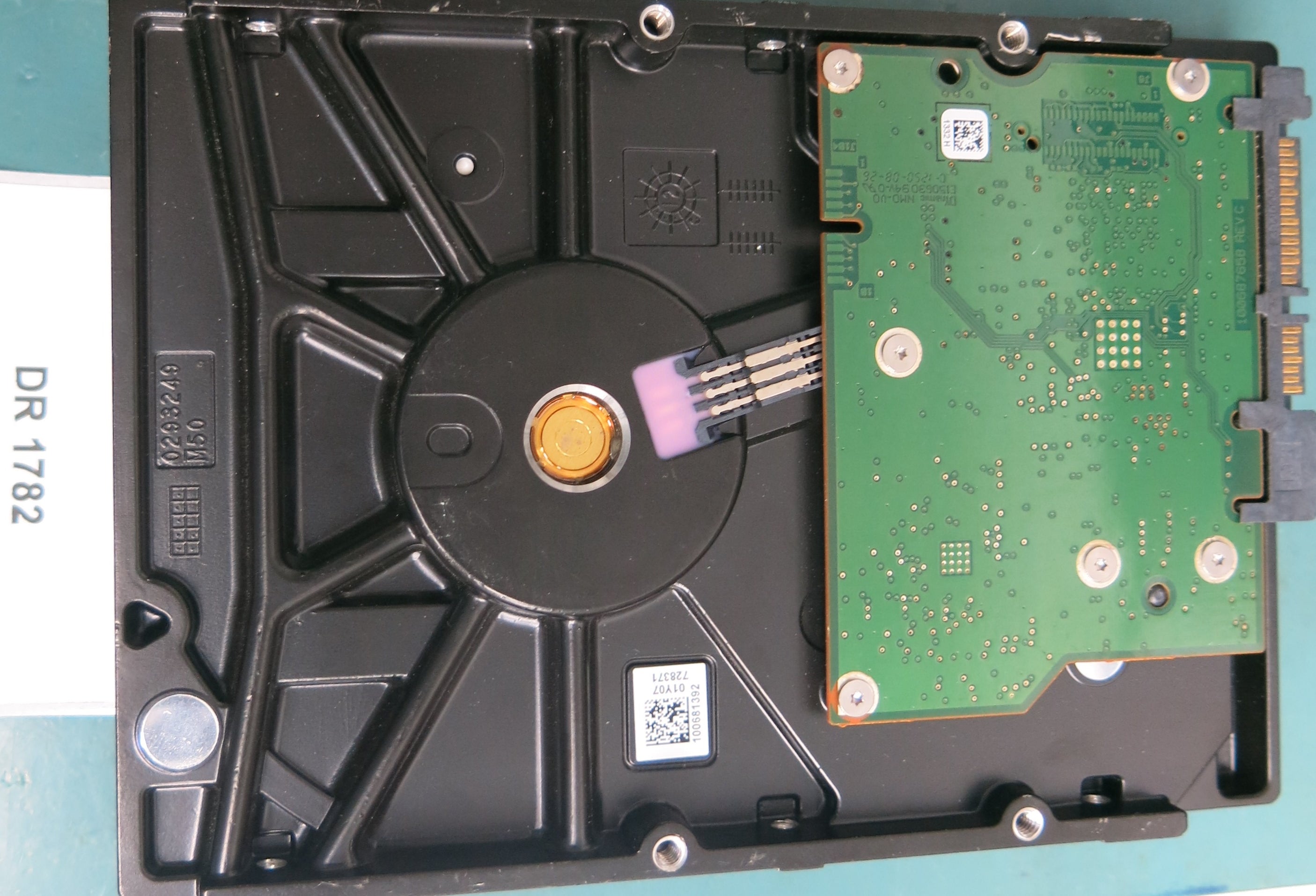 ST2000VM003, P/N: 1CT164-262, FW: ES22, Serial: W1H0X2LF, 2000GB 3.5