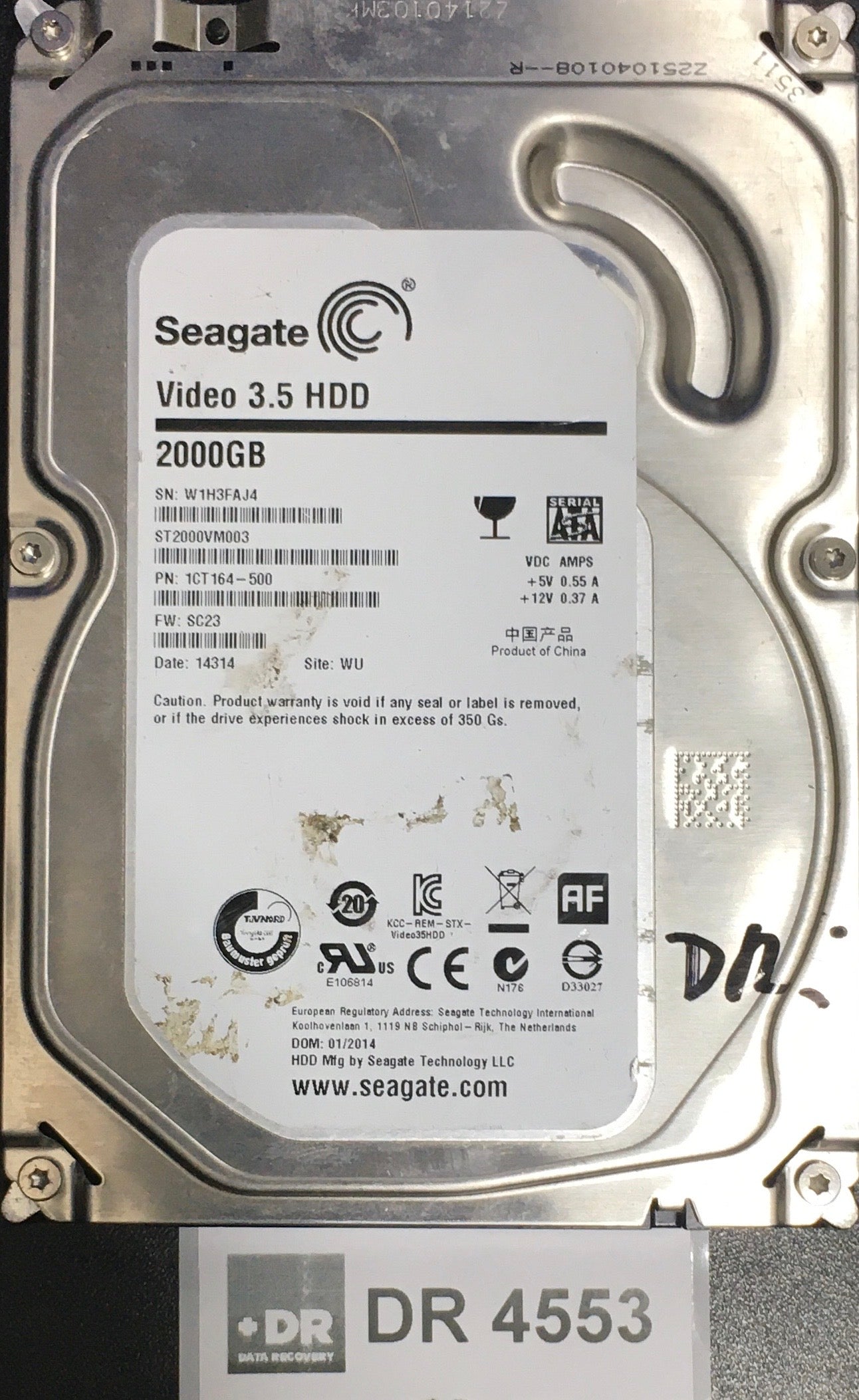 ST2000VM003,  P/N: 1CT164'500,  FW: SC23,  Serial: W1H3FAJ4,  2000GB 3.5  100687658 PCB:- REV C