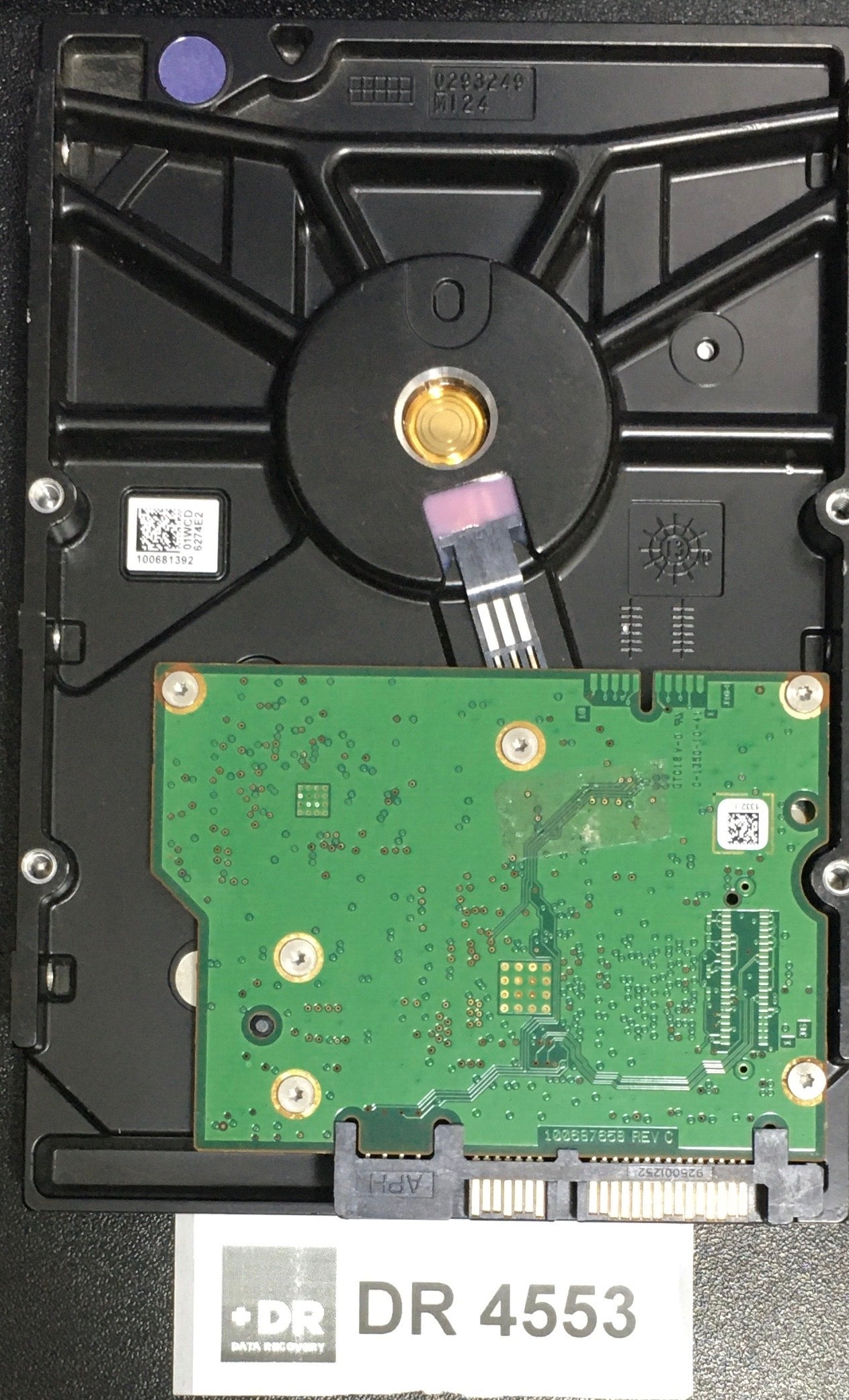 ST2000VM003,  P/N: 1CT164'500,  FW: SC23,  Serial: W1H3FAJ4,  2000GB 3.5  100687658 PCB:- REV C
