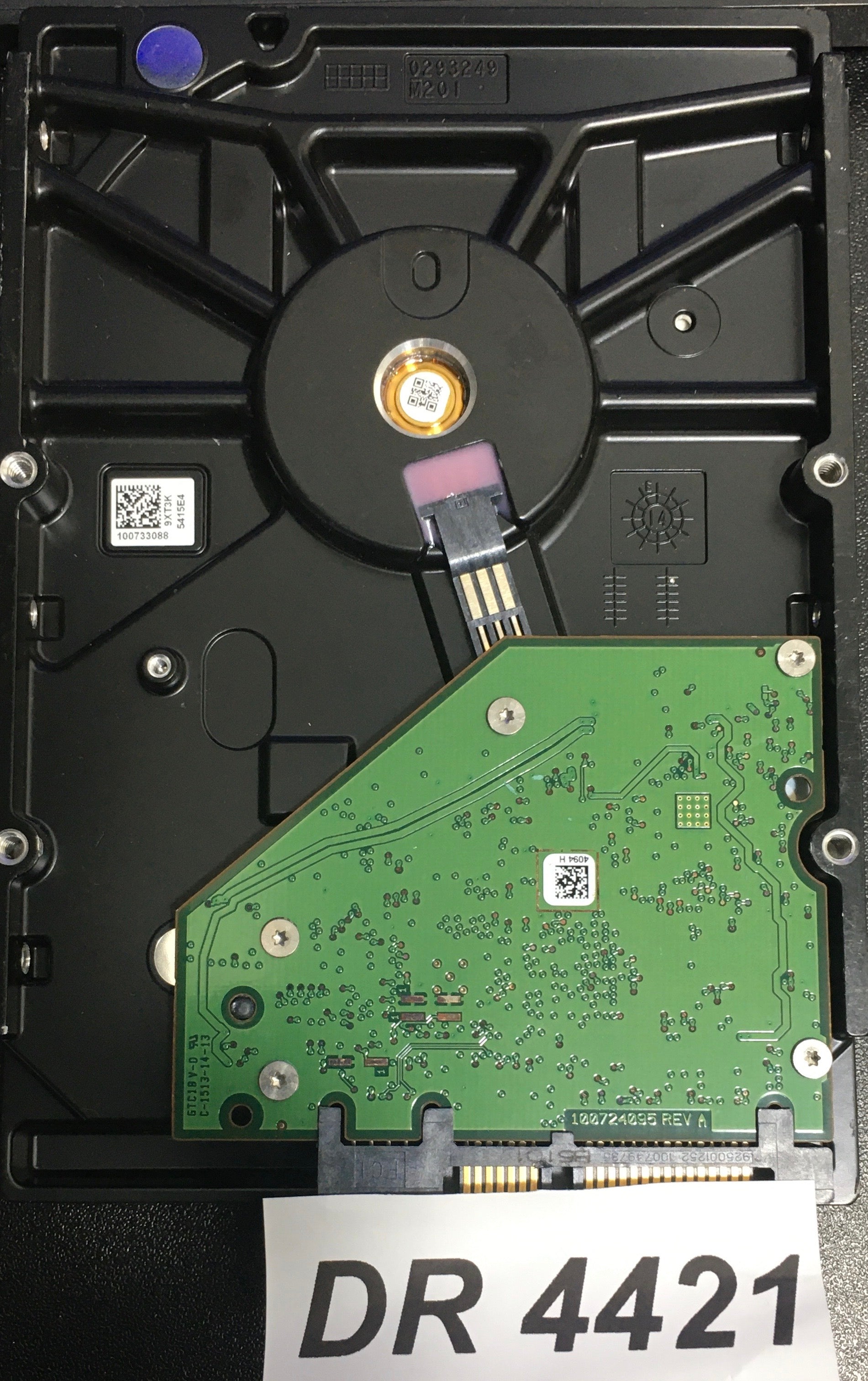 ST2000VM003  P/N: 1ET164'262,  FW: SC11,  Serial: W521D18M,  2000GB 3.5  PCB:100724095- REV A