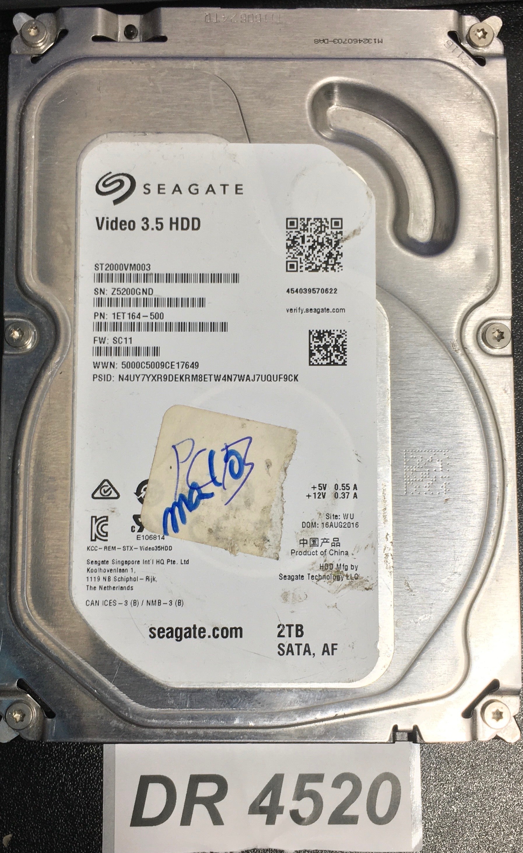 ST2000VM003  Serial:Z5200GND  2000GB 3.5