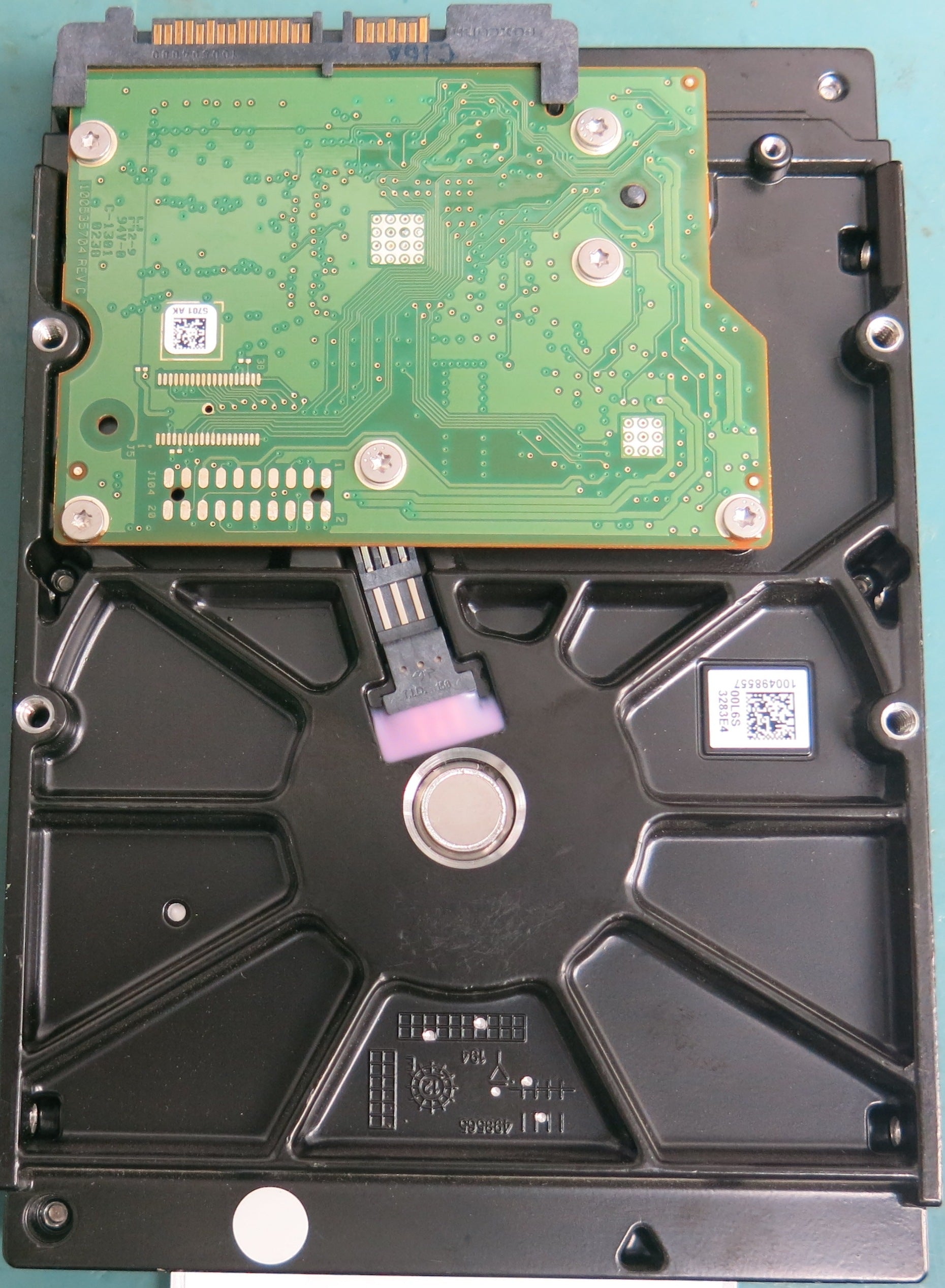 ST250DM000 P/N: 1BD141-500 FW: KC45 Serial: S2AD0QP4 250GB 3.5  PCB: 100535704 REV C Main chip:LSI B5502D0