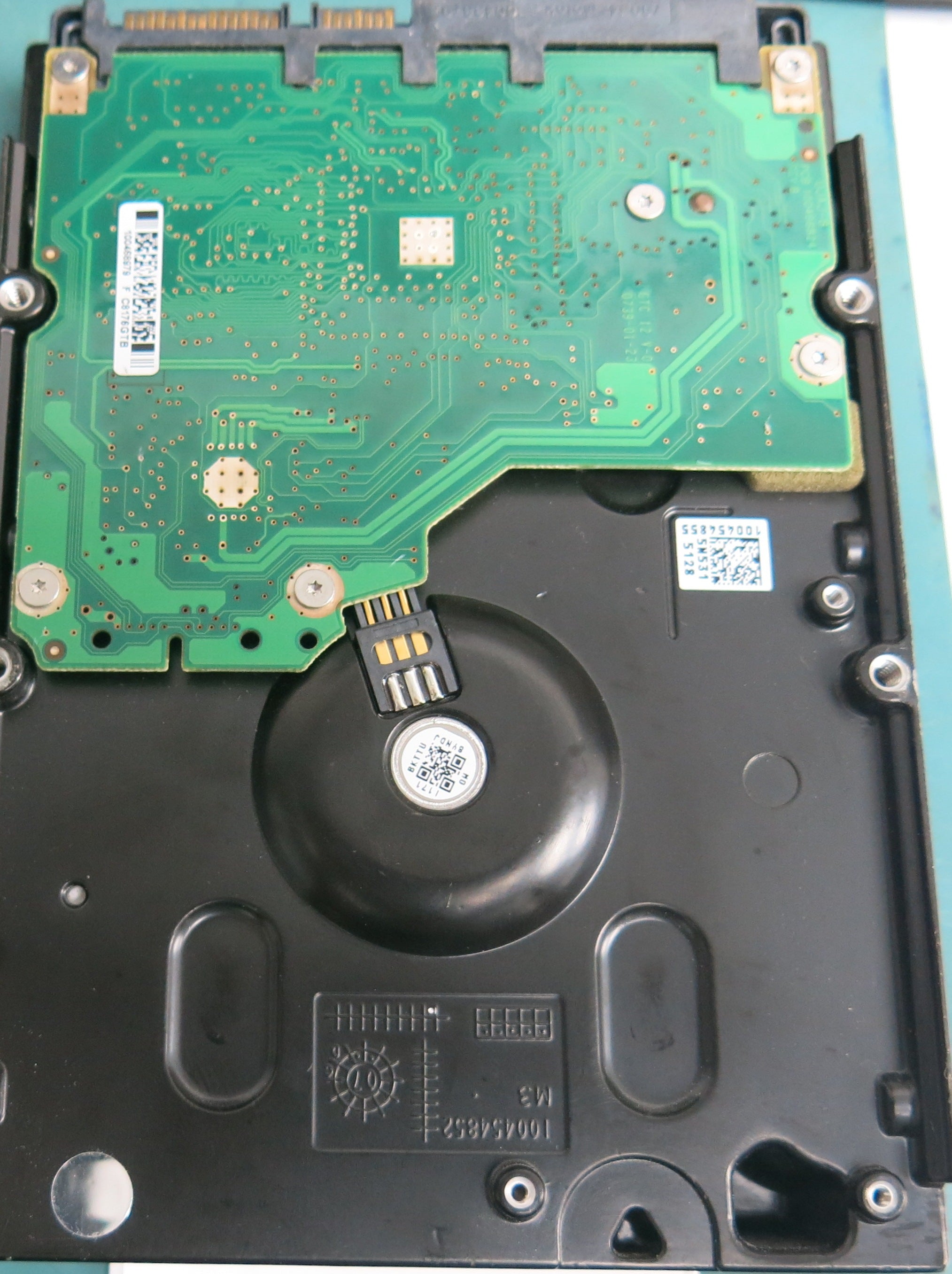 ST31000340AS, P/N: 9BX158-302, FW: SD04, Serial: 9QJ03HQE, 1000GB 3.5