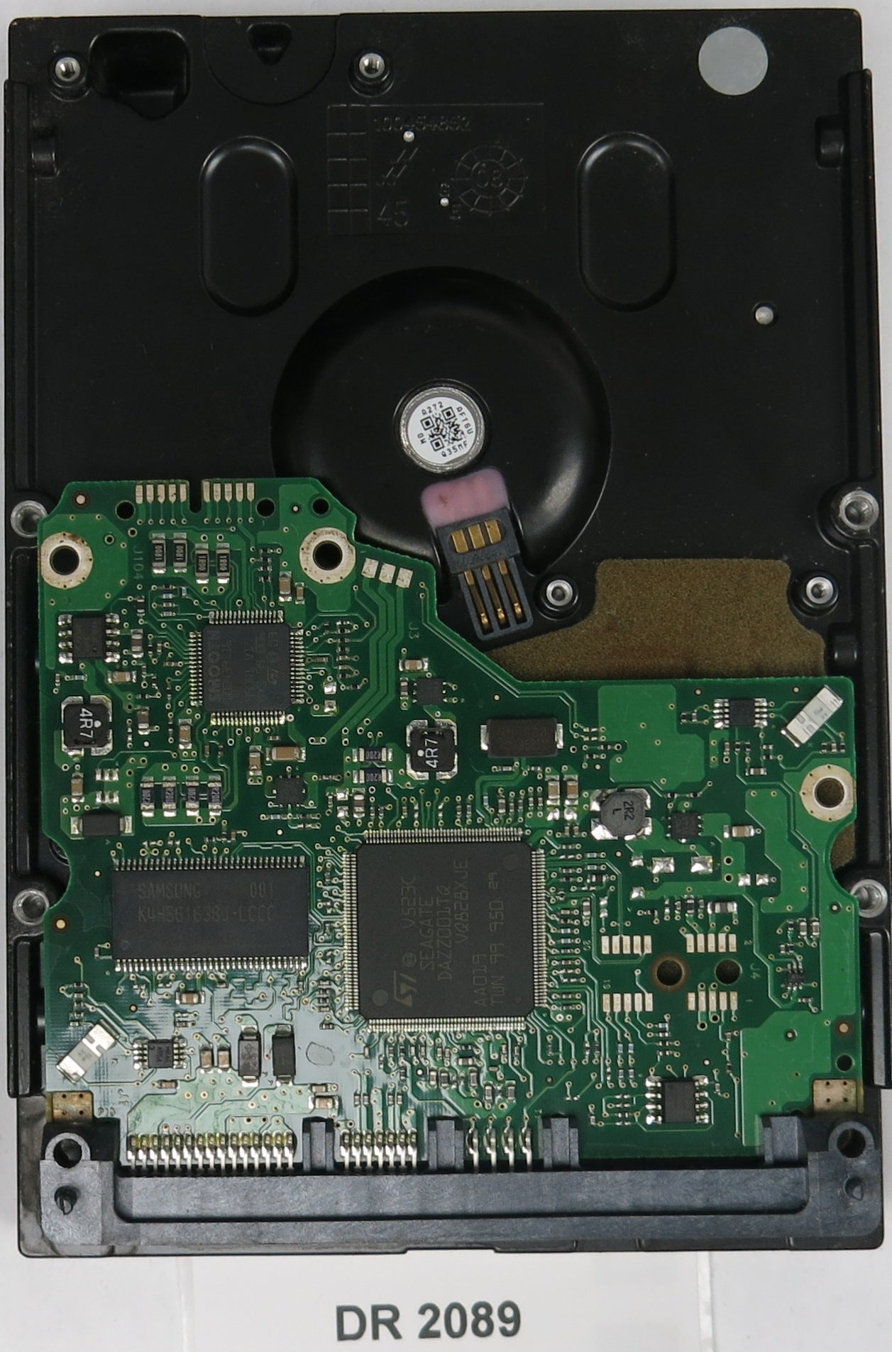 ST31000340NS, P/N: 9CA158-304, FW: SN06, Serial: 9Q7MR6, 1000GB 3.5, PCB: 100468824 REV C