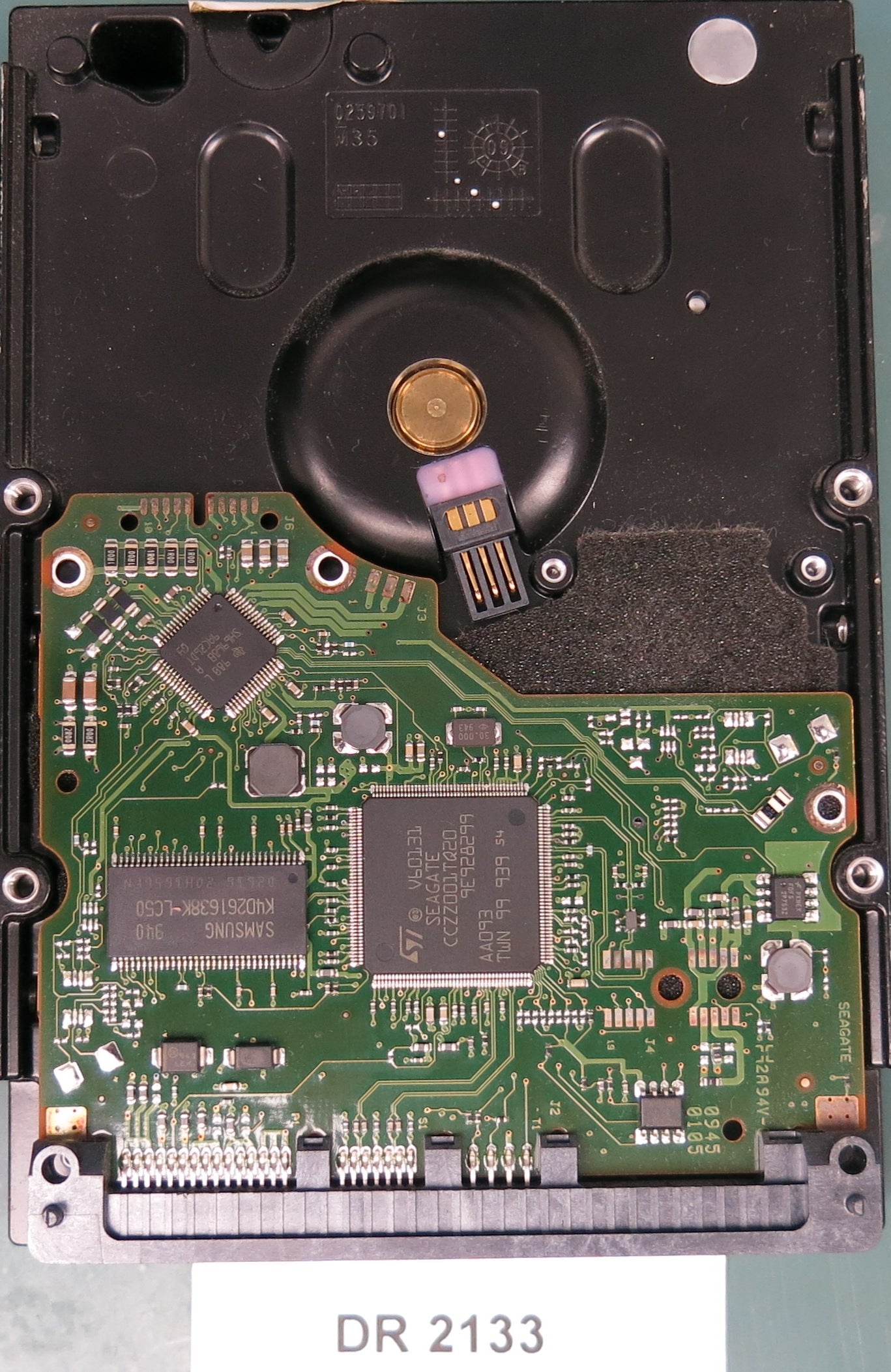 ST31000424CS, P/N: 9GW144-160, FW: CA12, Serial: 9VX0GZ8L, 1TB 3.5, PCB: 100535537 REV A