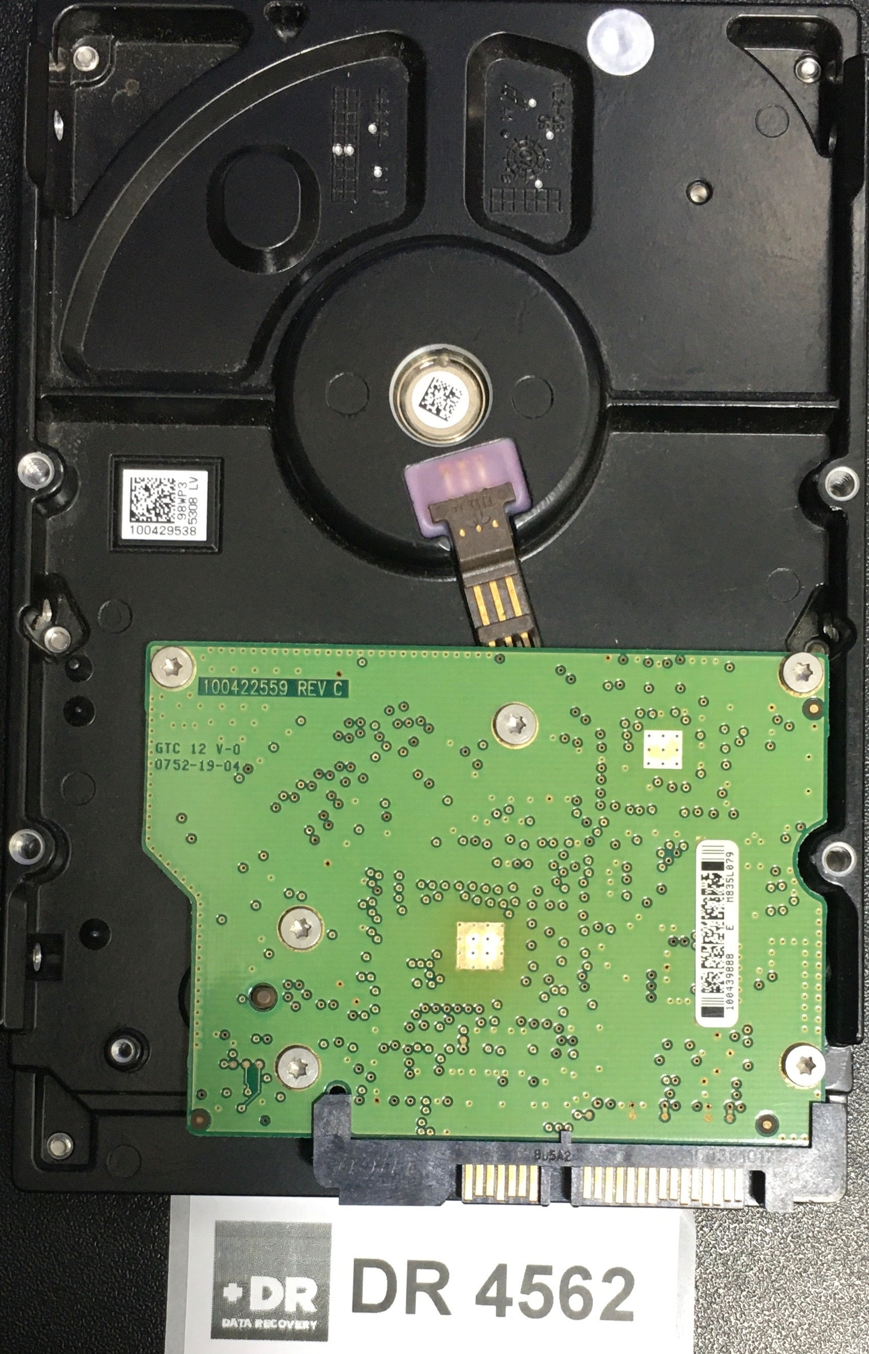ST3160215SCE,  P/N: 9CZ112'180,  FW: 3.ACB,  Serial: 5RX46XD5,  160GB 3.5  100422559 PCB:- REV C