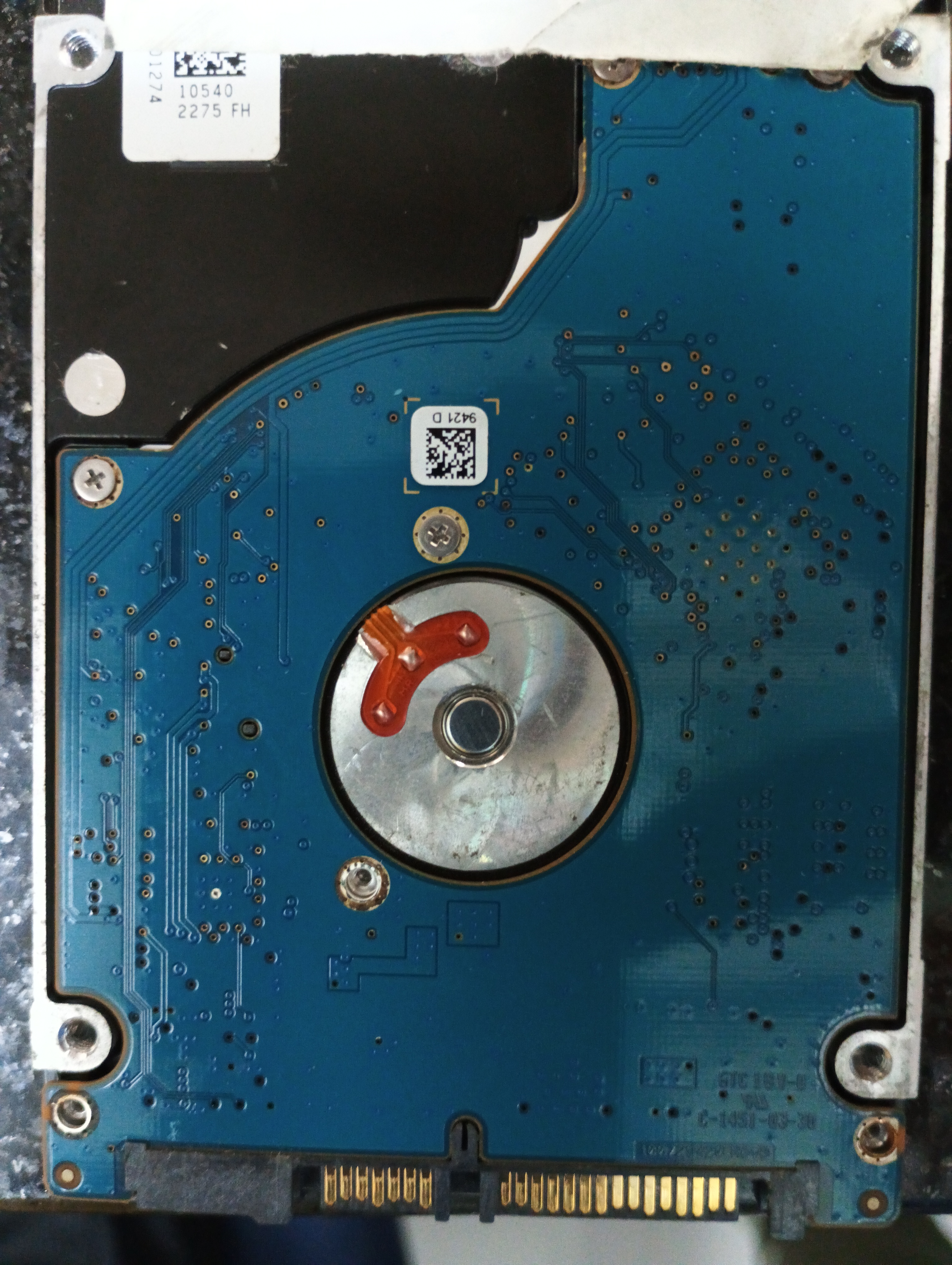 ST320LT012,  P/N: 1DG14C-070,  FW: 0002LVM1,  Serial: S3PNLH8E,  320GB 2.5,  PCB: 100729420- REV B,